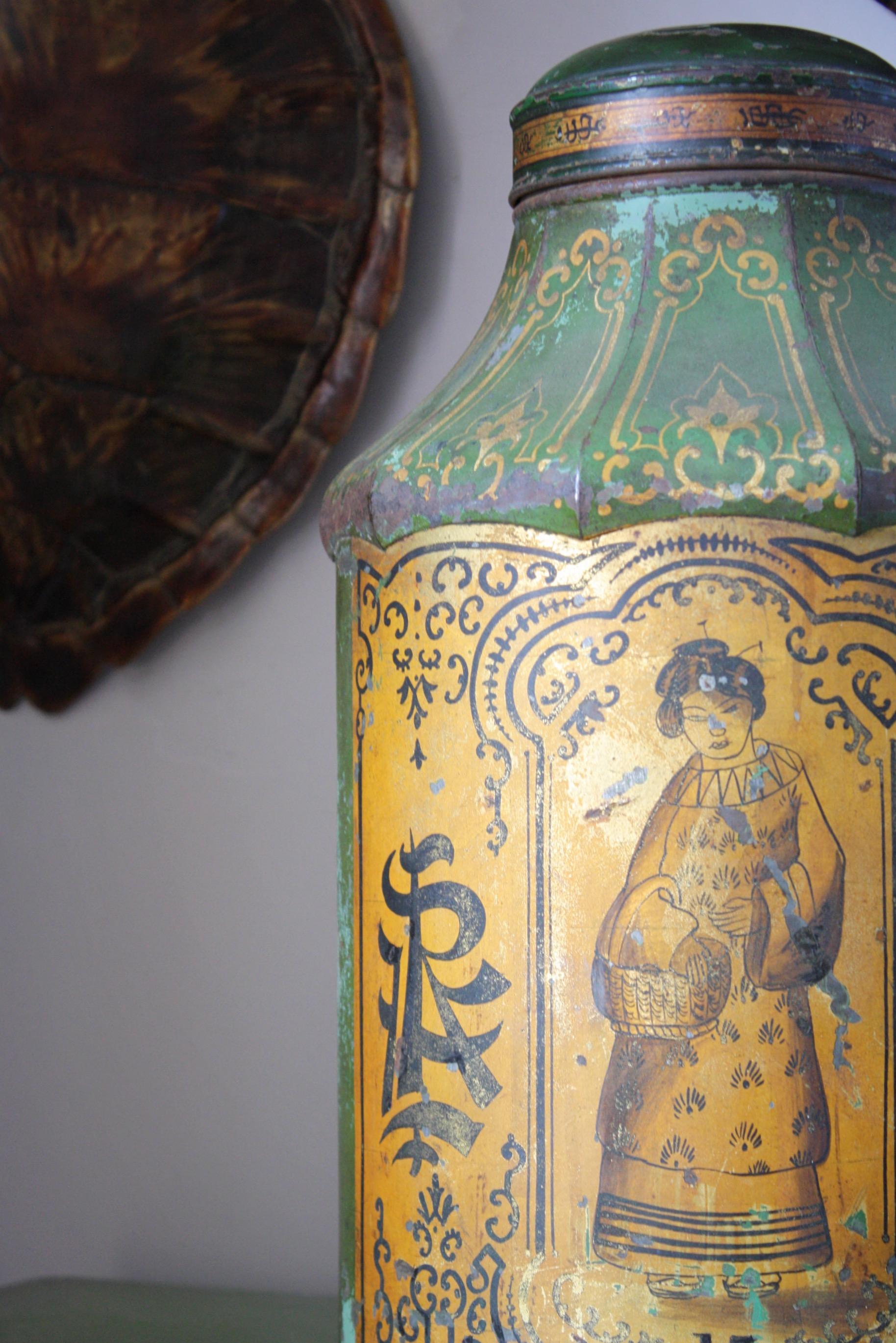Hand-Painted 19th Century Chinese Export Green Painted & Gilt Tôle Tea Canister Chinoiserie