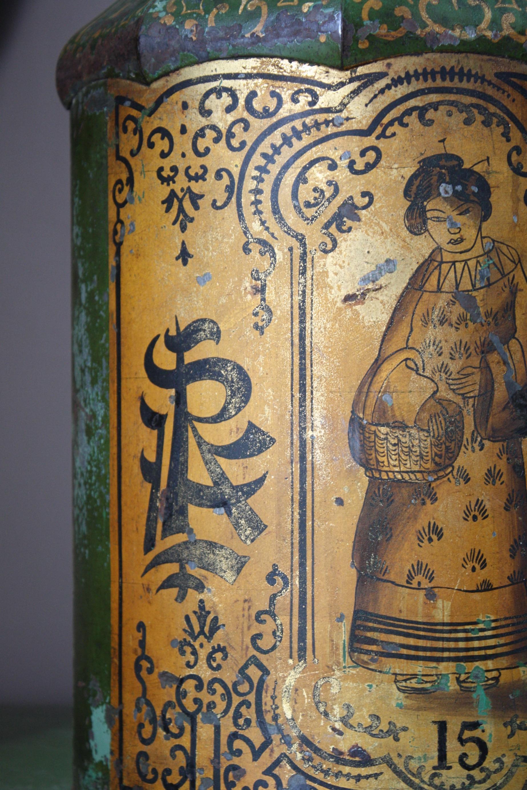 19th Century Chinese Export Green Painted & Gilt Tôle Tea Canister Chinoiserie In Good Condition In Lowestoft, GB
