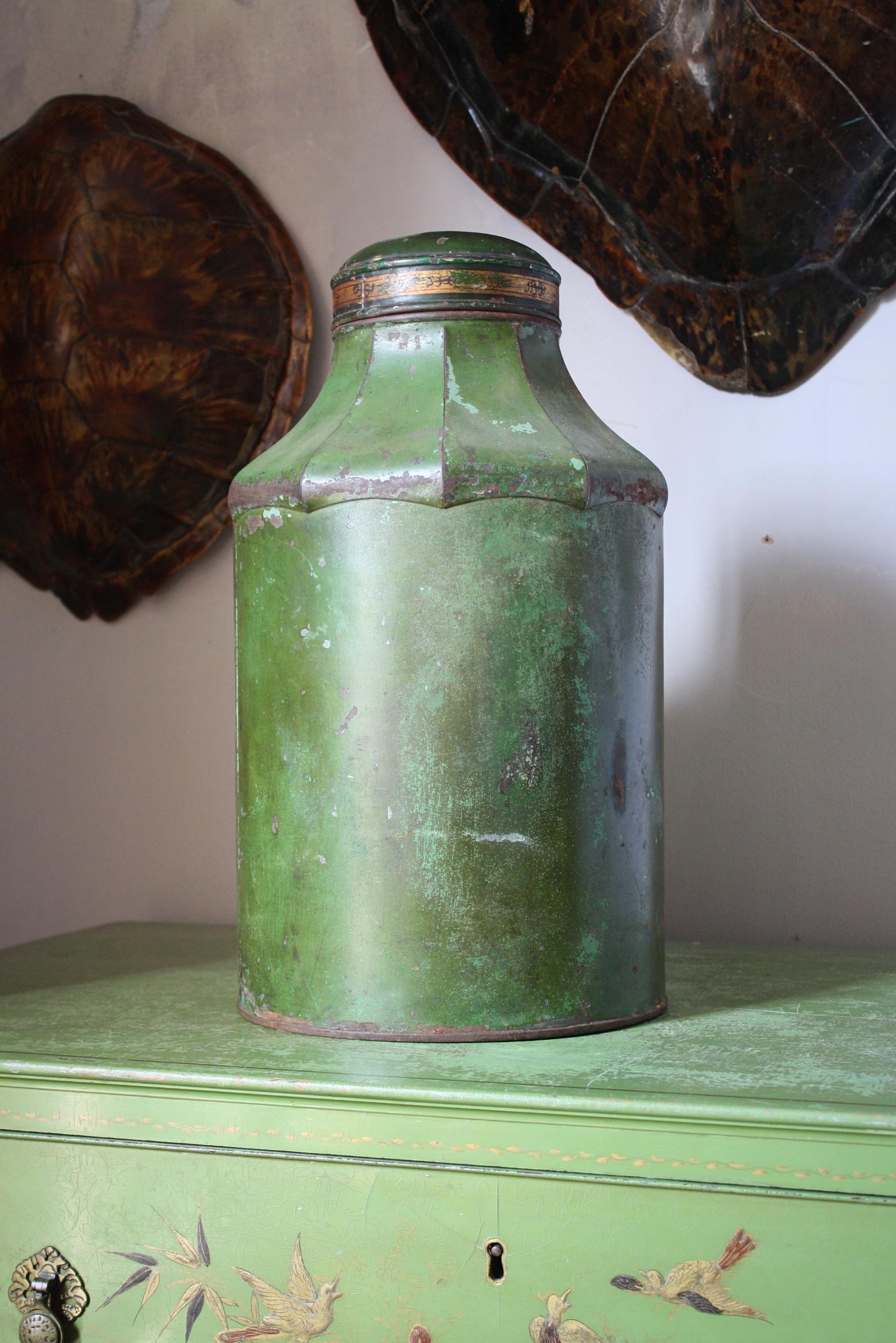 19th Century Chinese Export Green Painted & Gilt Tôle Tea Canister Chinoiserie 1