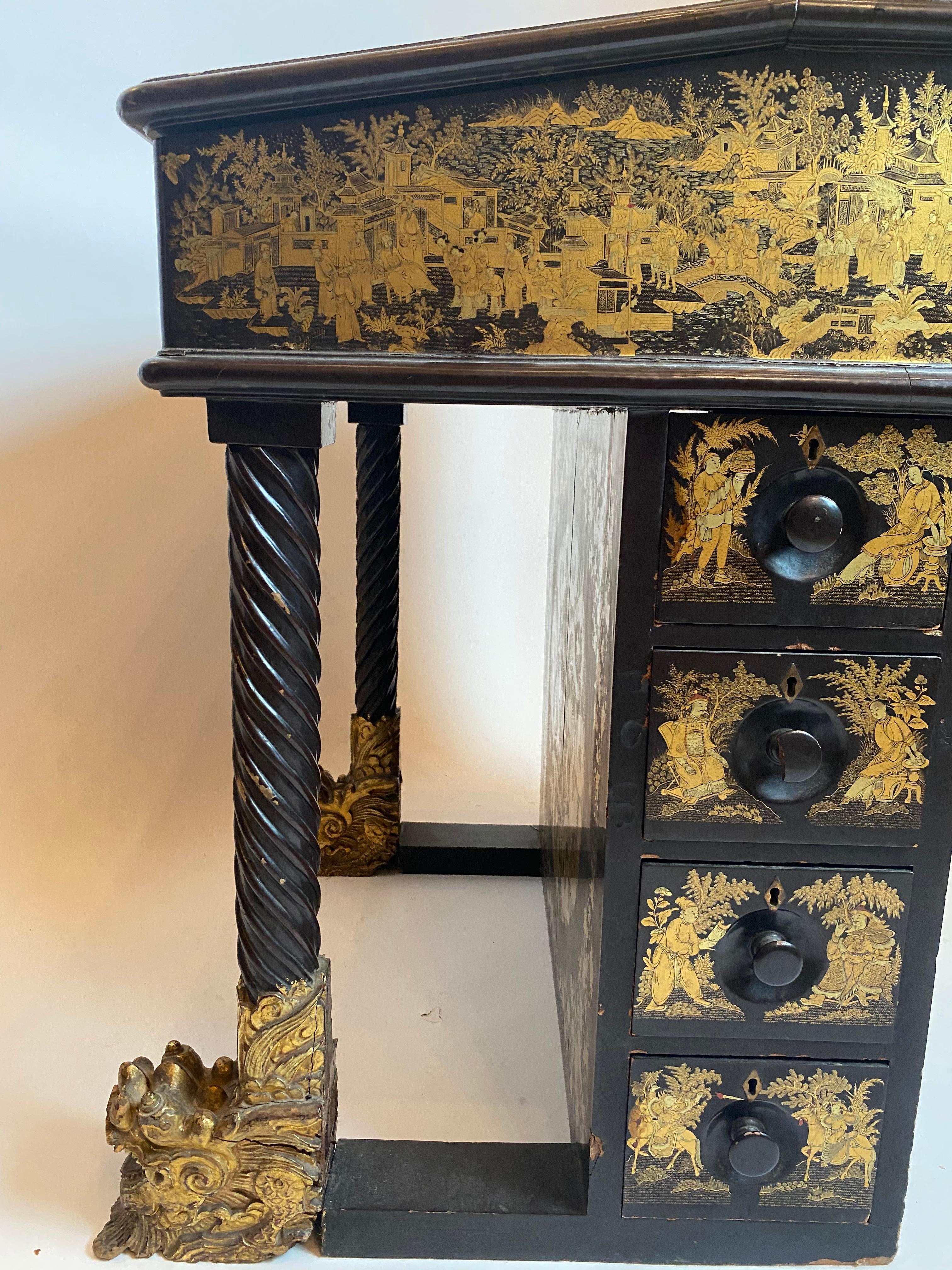 19th Century Chinese Export Lacquer and Gilt Davenport Desk For Sale 10