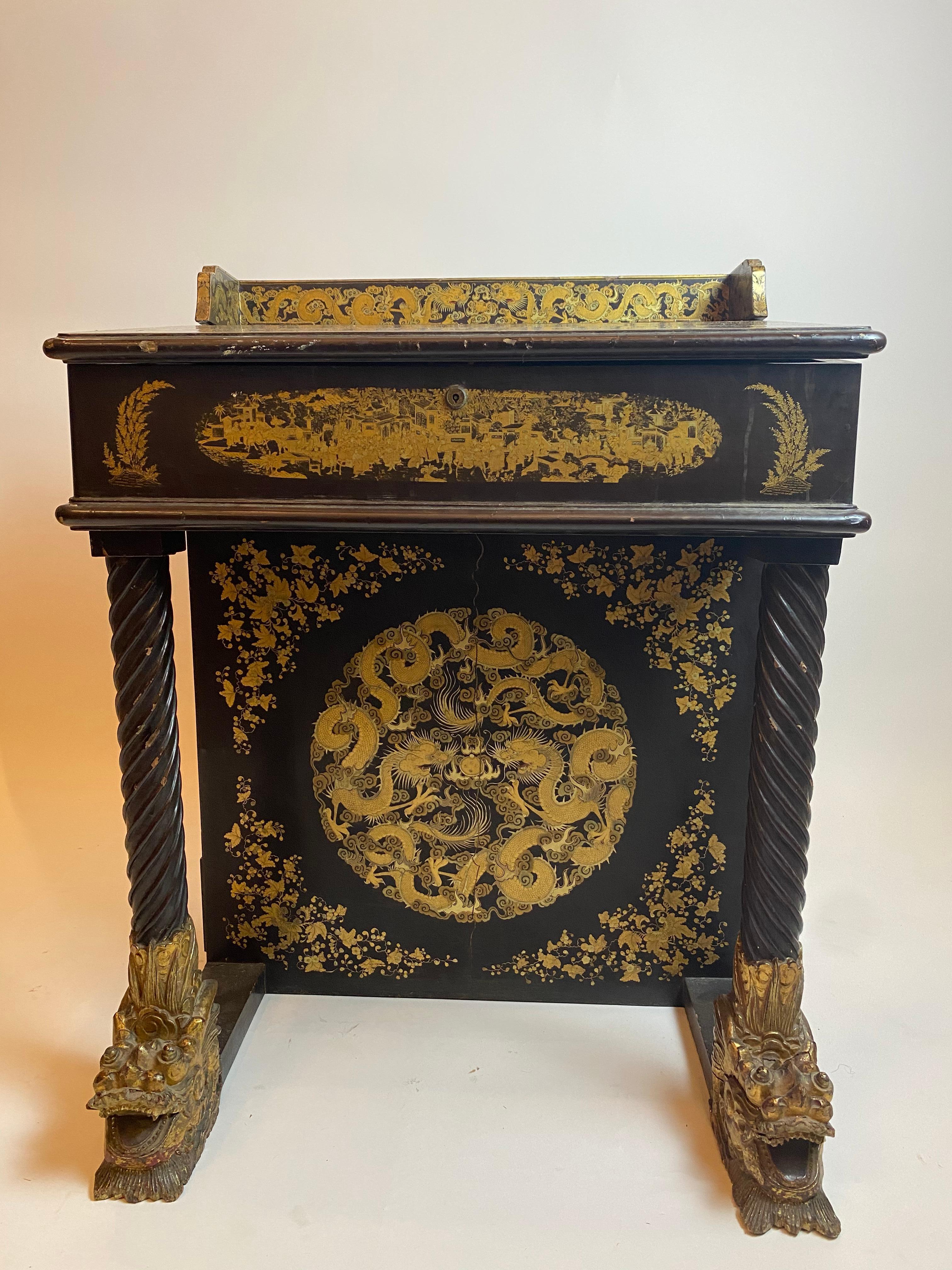 Qing 19th Century Chinese Export Lacquer and Gilt Davenport Desk For Sale