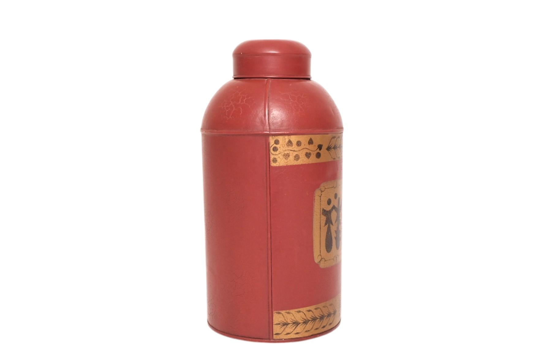 Hand-Painted 19th Century Chinese Export Lacquered Tea Canister in Red and Gilt, “No.17” For Sale