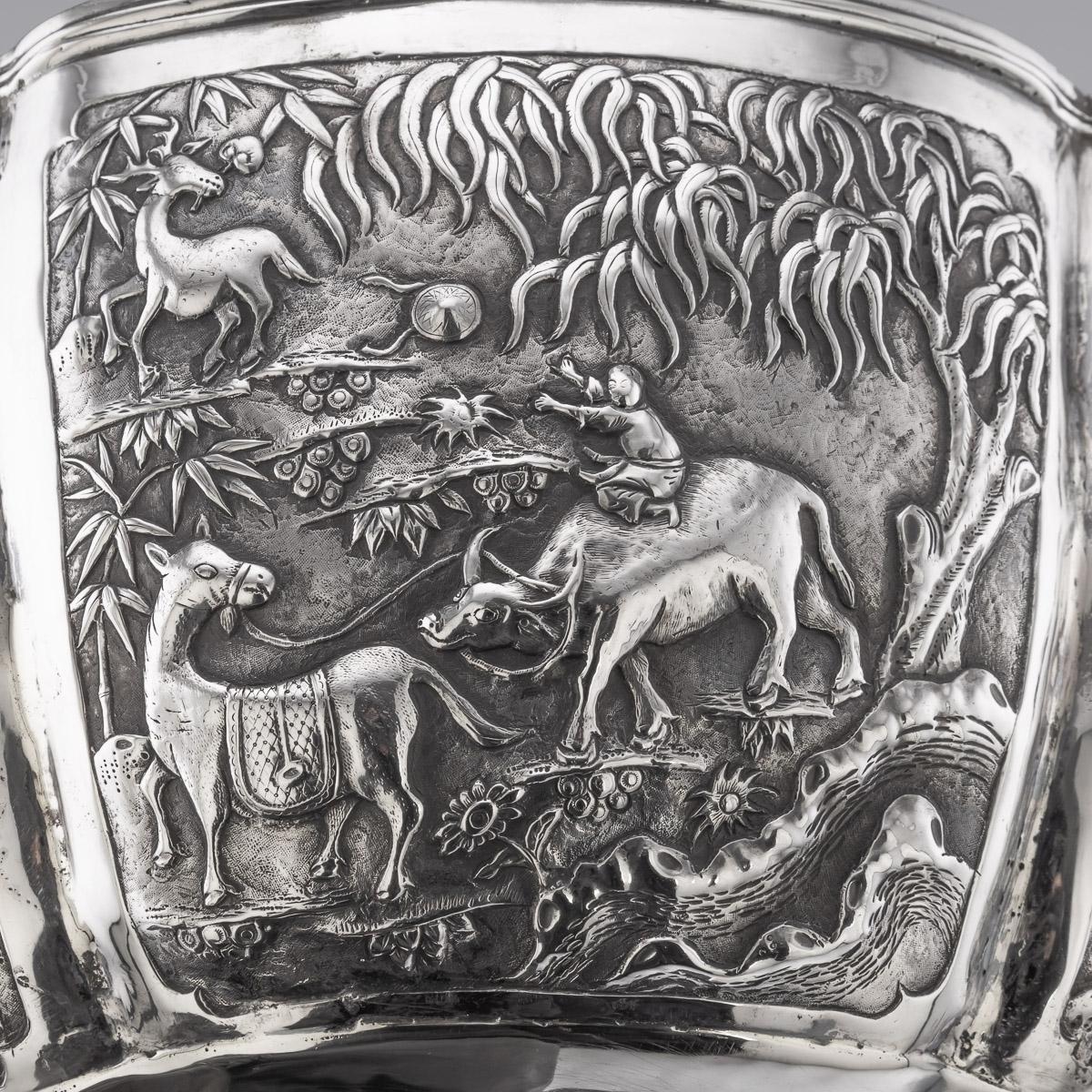 19th Century Chinese Export Large Solid Silver Bowl, Cum Wo, c.1880 For Sale 8