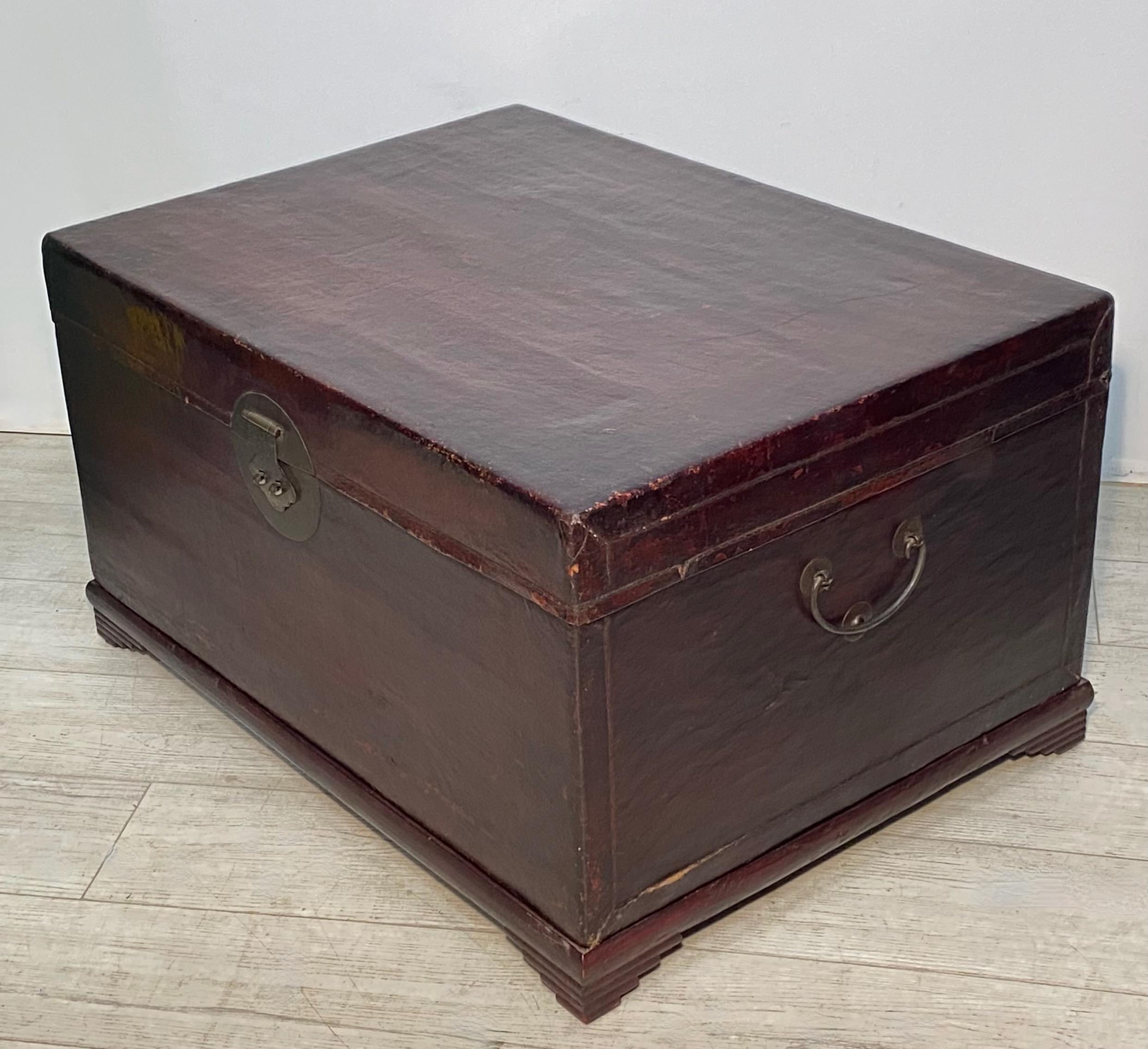 19th Century Chinese Export Leather Trunk on Stand For Sale 2
