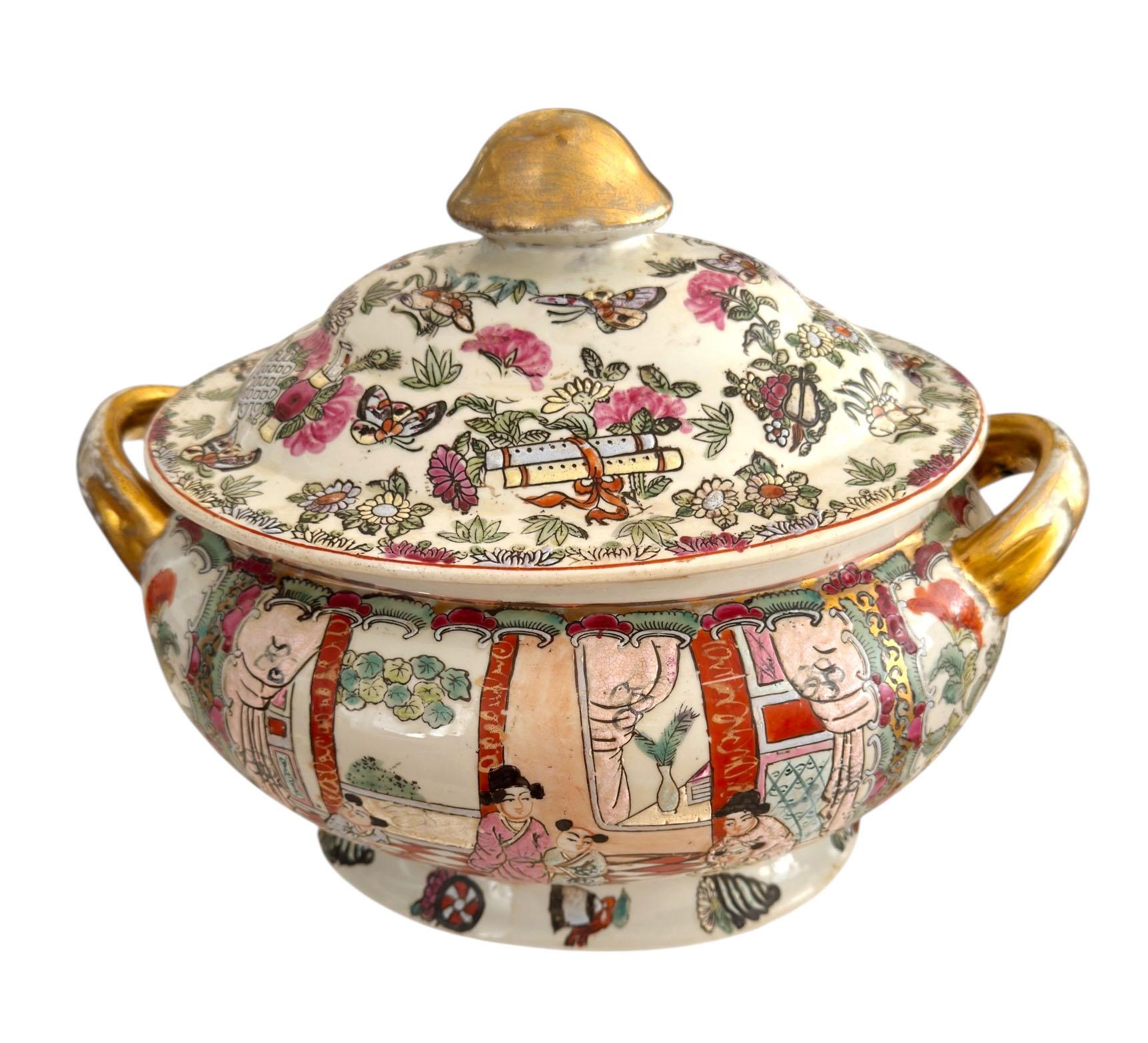 Soupière couverte en porcelaine d'exportation chinoise du 19e siècle en vente 7