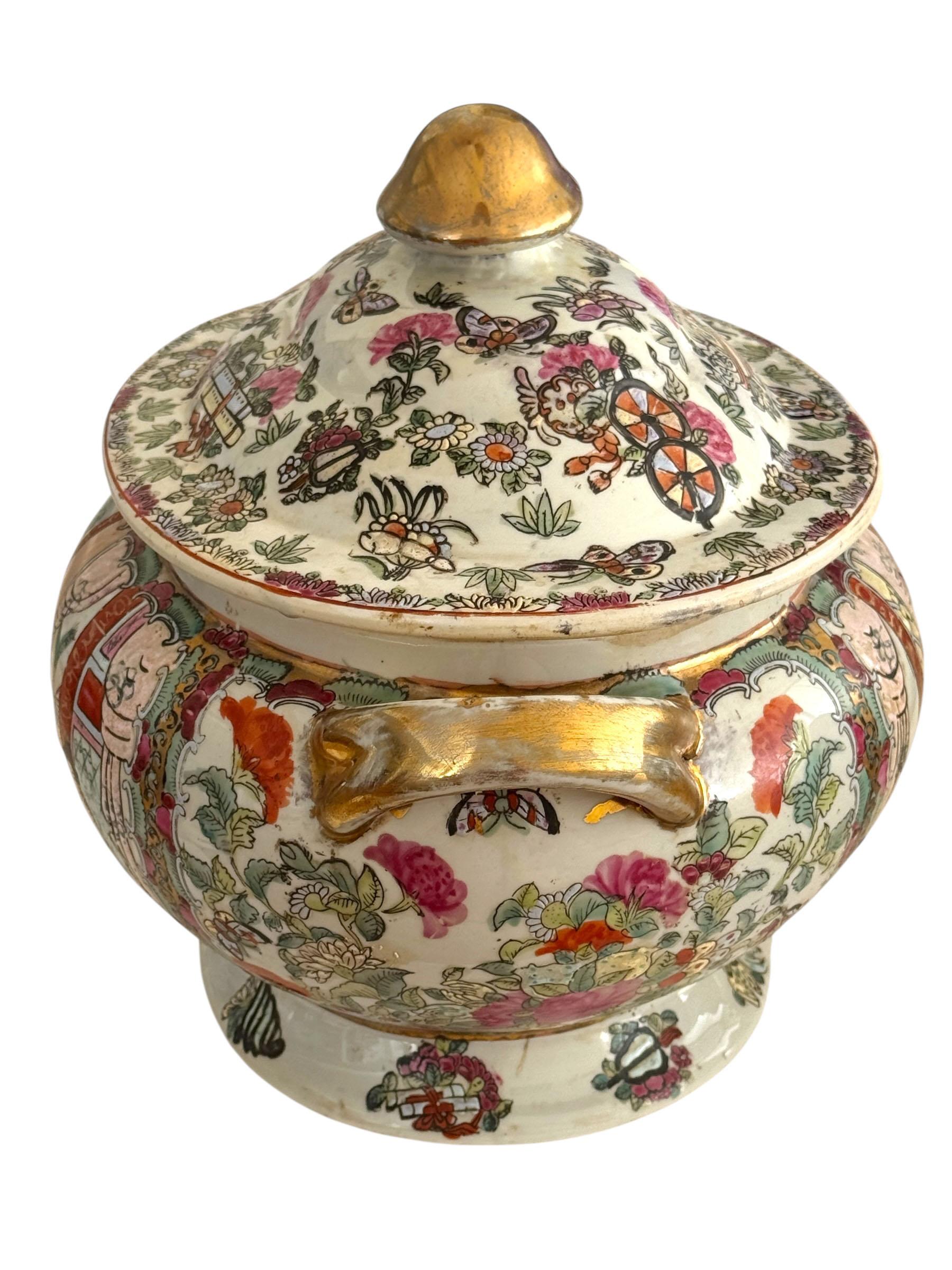 Soupière couverte en porcelaine d'exportation chinoise du 19e siècle Bon état - En vente à Clearwater, FL