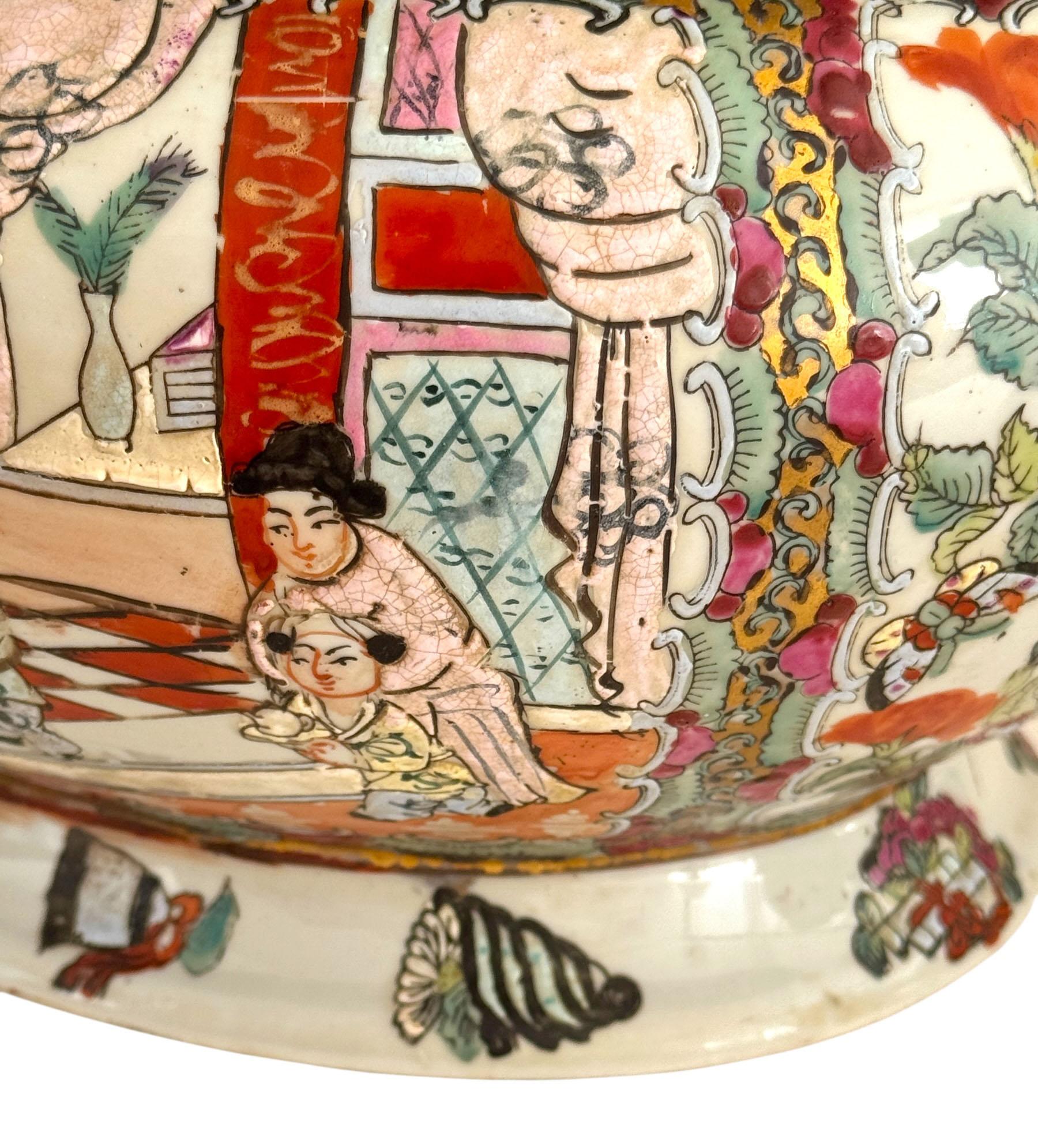 Soupière couverte en porcelaine d'exportation chinoise du 19e siècle en vente 1