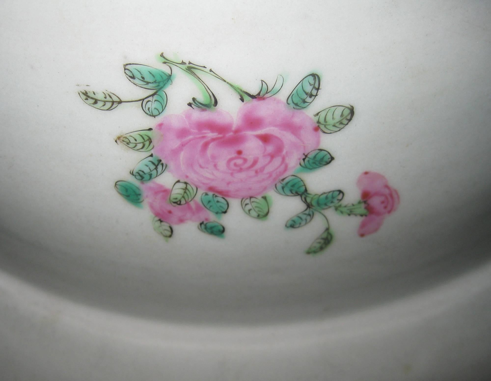 Ceramic 19th Century Chinese Export Rose Mandarin Wash Bowl For Sale