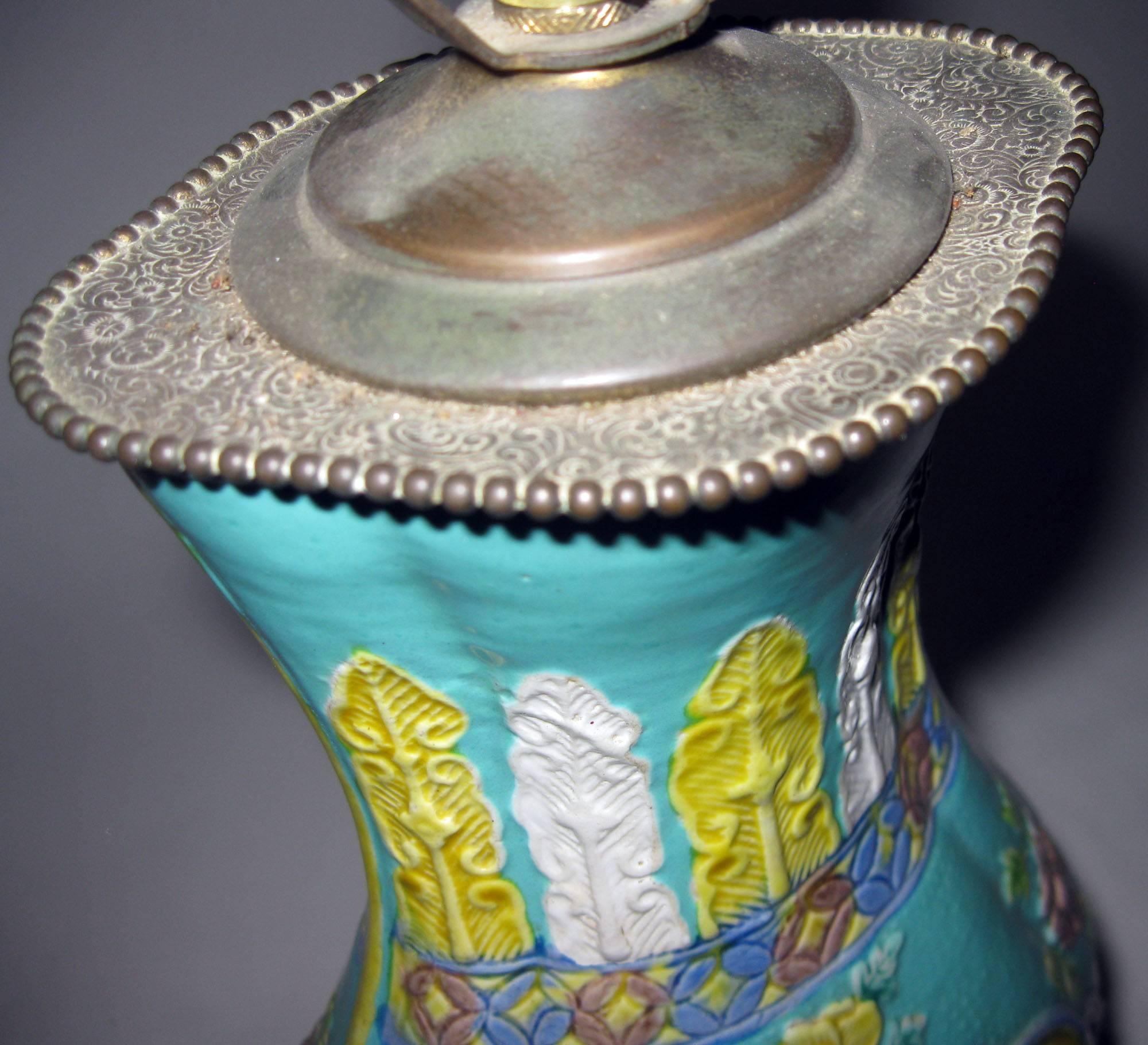 Peint Lampe de bureau d'exportation chinoise du XIXe siècle avec vase en forme de grue royale en vente
