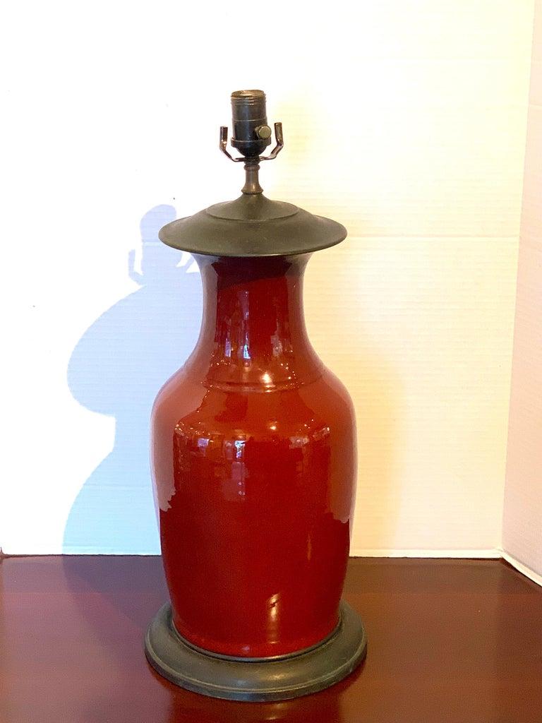 Jarrón chino de exportación Sang de Boeuf del siglo XIX, ahora como lámpara Chino en venta