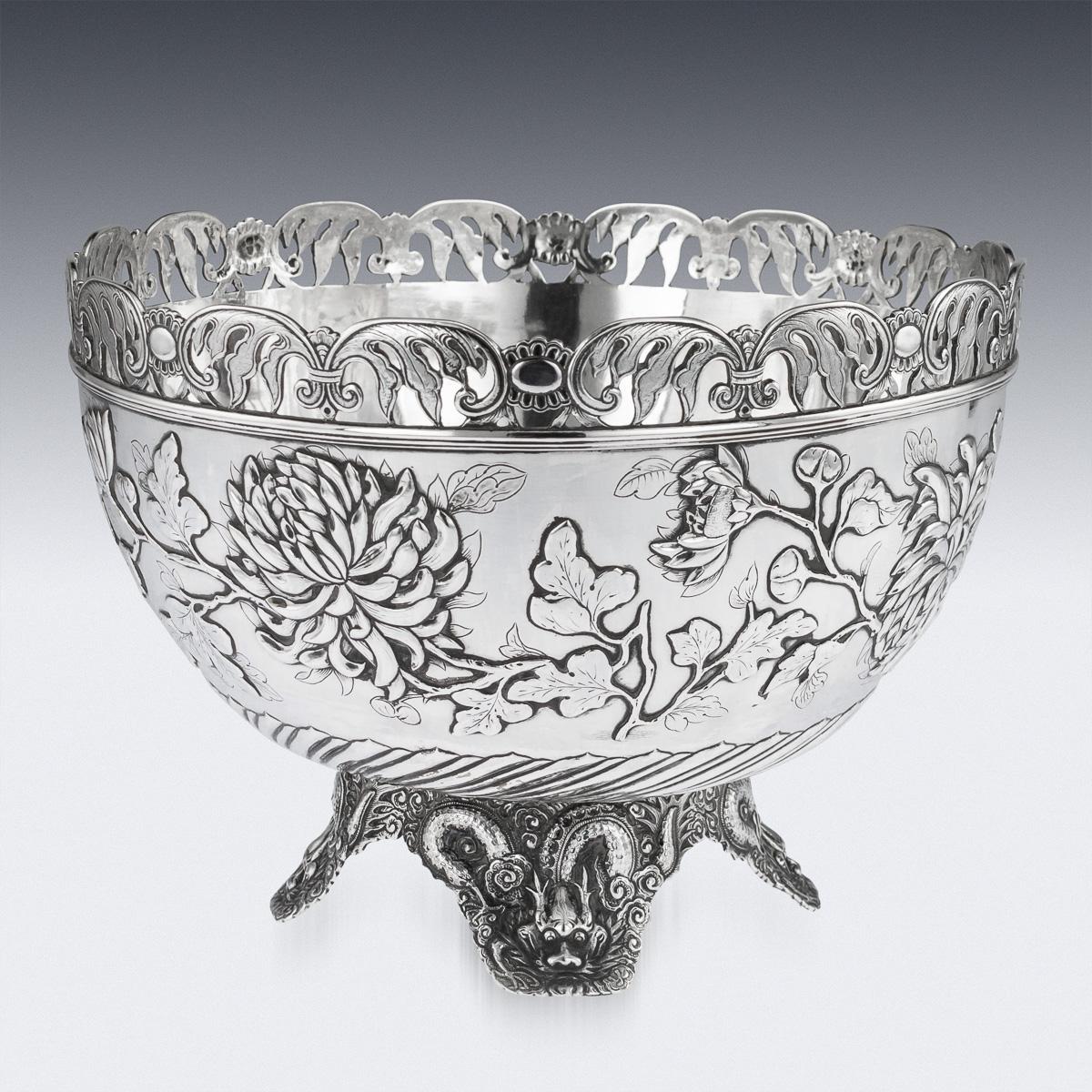 19th Century Chinese Export Solid Silver Bowl, Wing Cheong, Hong Kong c.1890 In Good Condition For Sale In Royal Tunbridge Wells, Kent