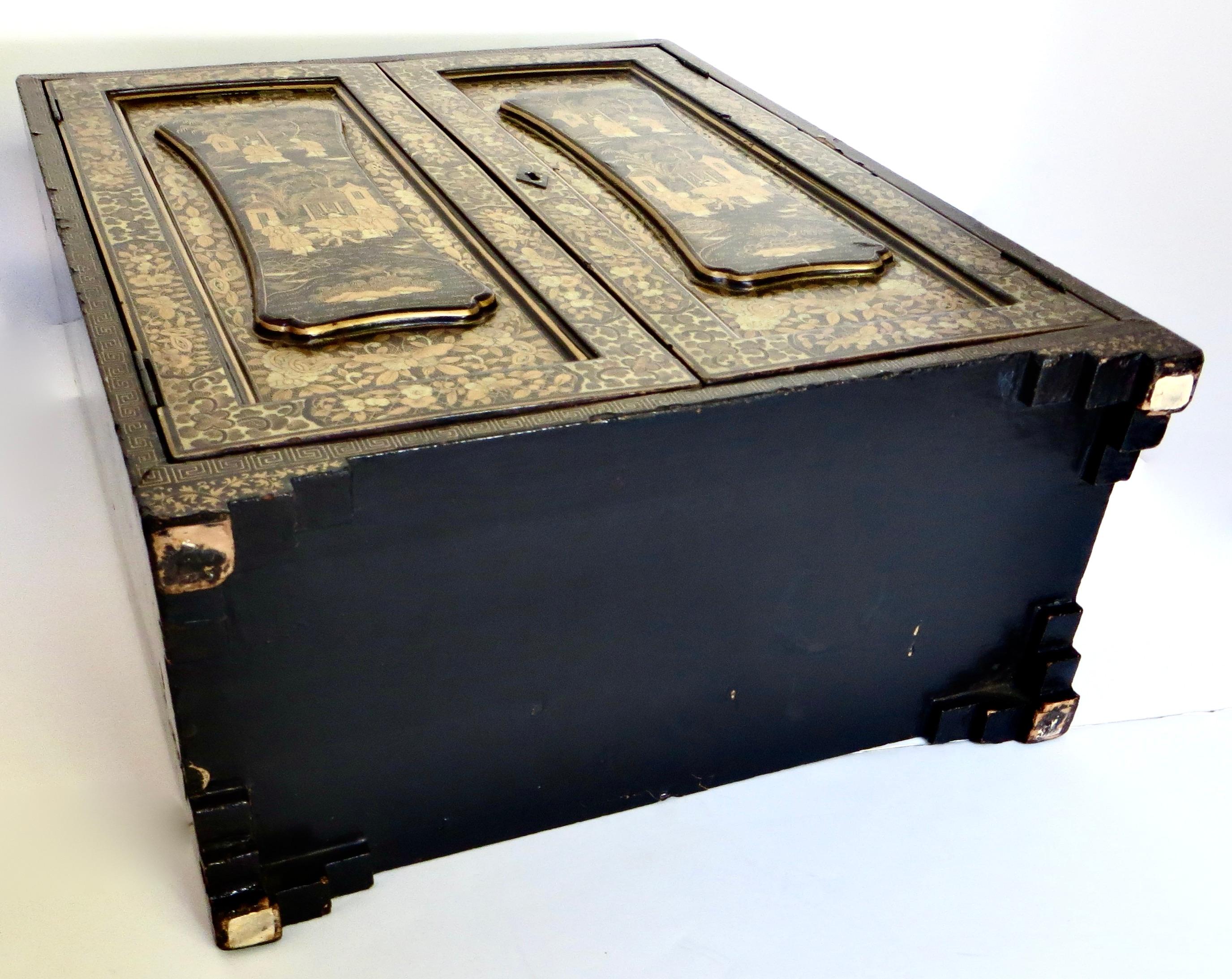 19th Century Chinese Export Table Top Black Lacquer Jewelry/Valuables Cabinet For Sale 4