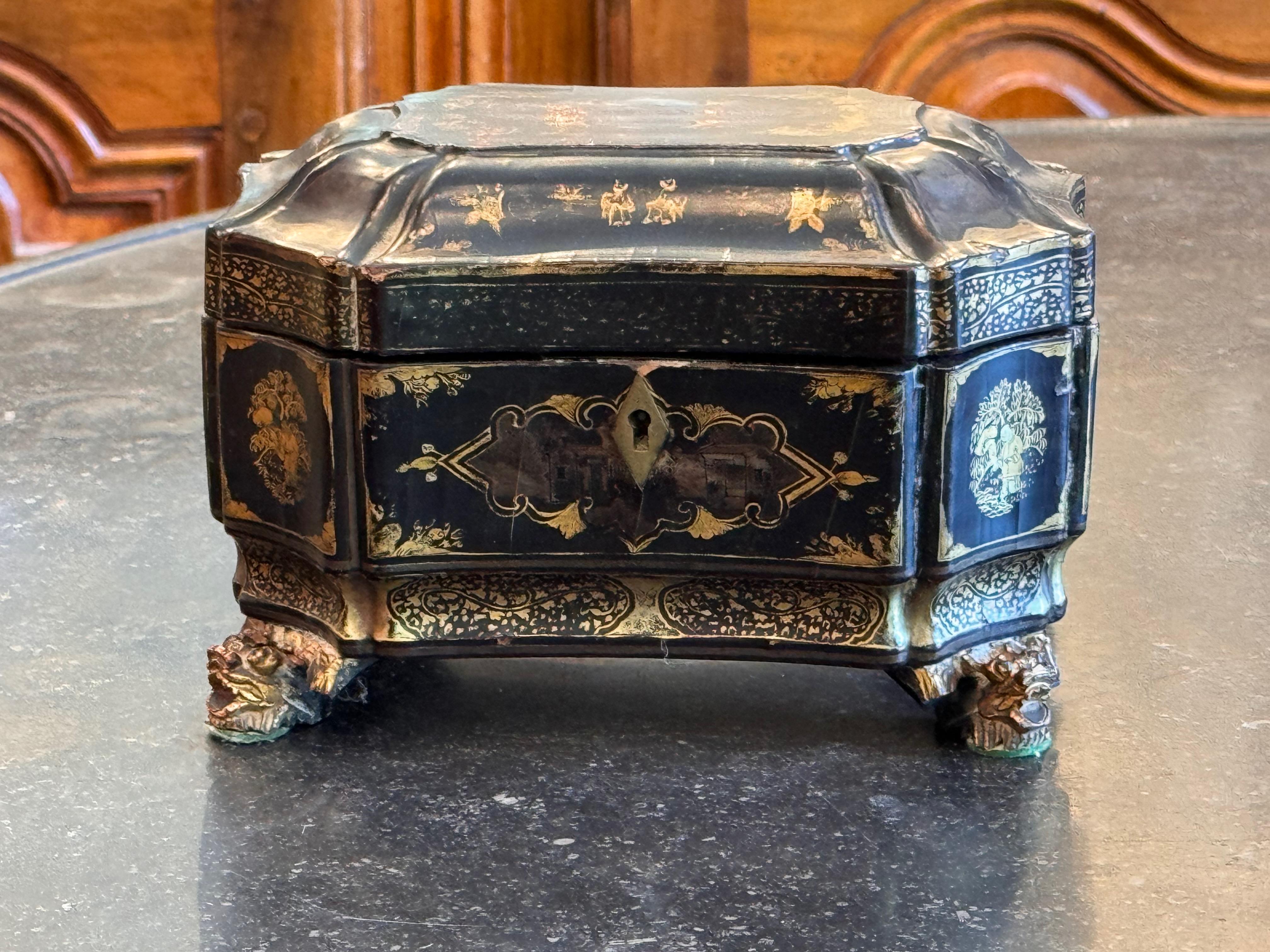 This is a beautiful tea caddy. The chinoiserie decoration is very good.