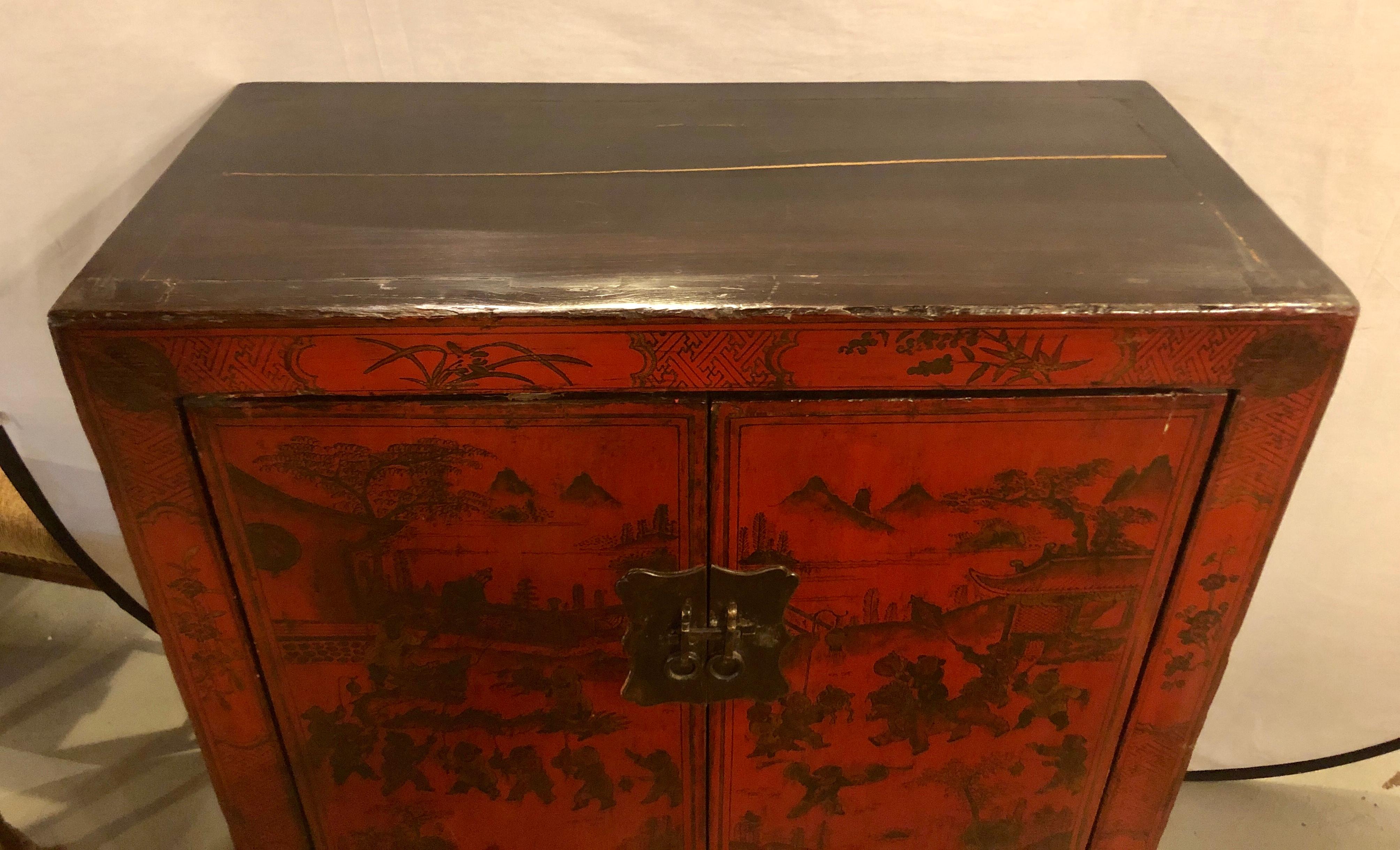 19th Century Chinese Export Two-Door Commode or Cabinet In Good Condition In Stamford, CT