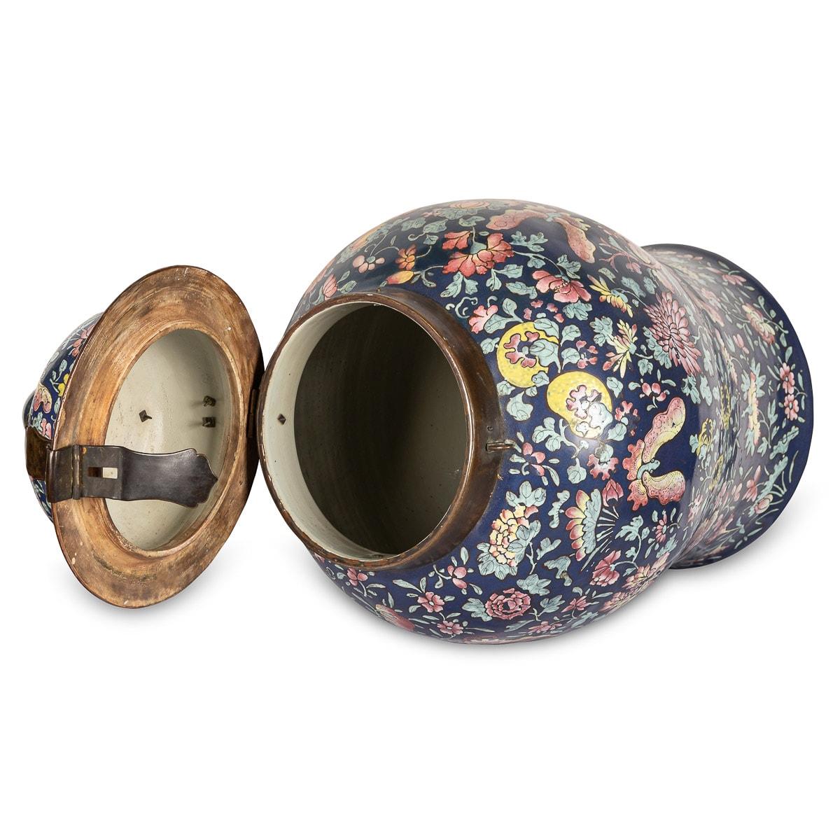 19th Century Chinese Famille-Noire Porcelain Lidded Ginger Jars 4