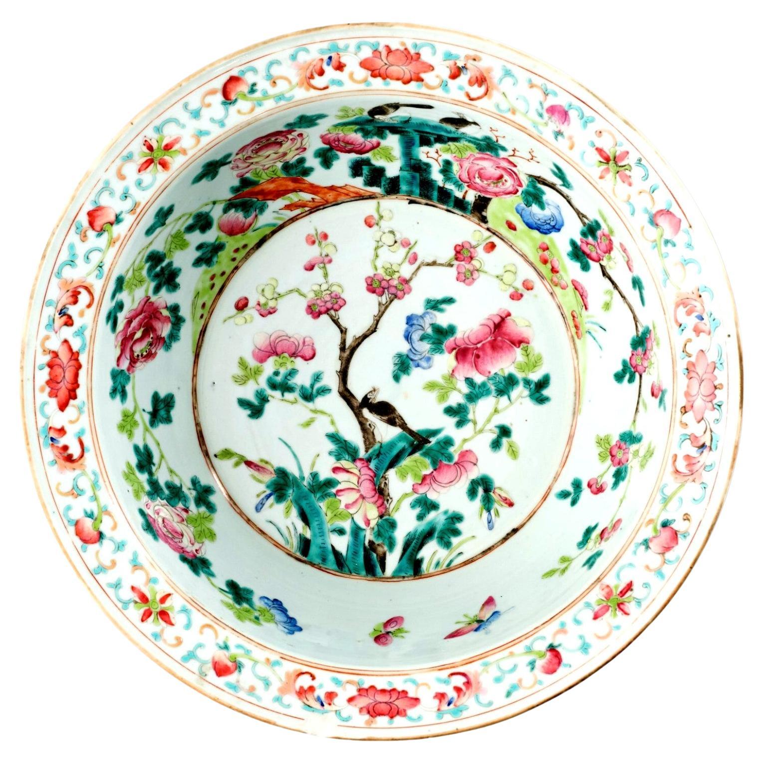 19th Century Chinese Famille Rose Enamelled Porcelain Basin, Qing Period