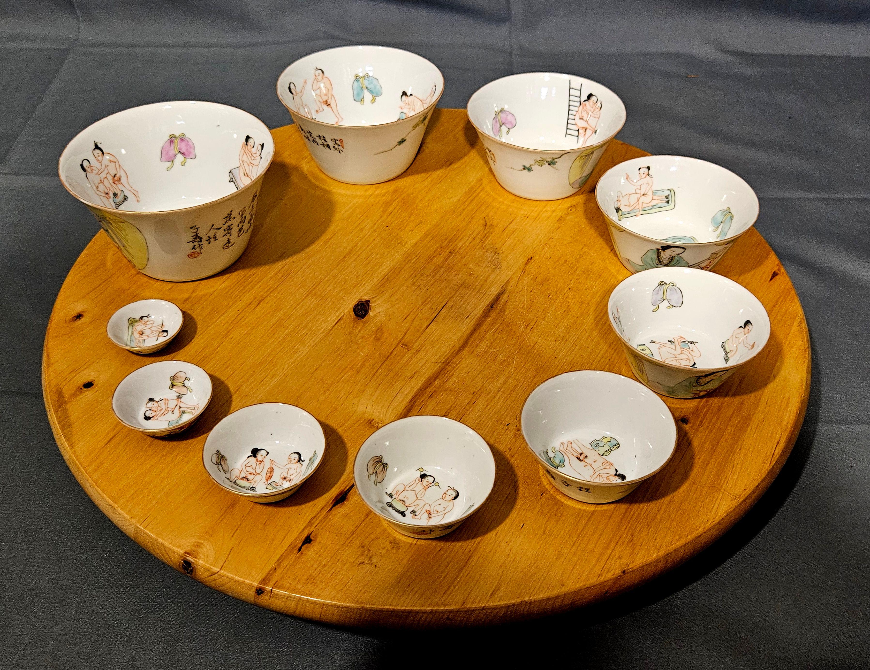 19. Jahrhundert Chinesische Famille Rose Erotische Nistschalen (10), signiert und markiert im Angebot 13