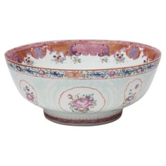 Bol à punchs chinois à fleurs Famille Rose du 19ème siècle