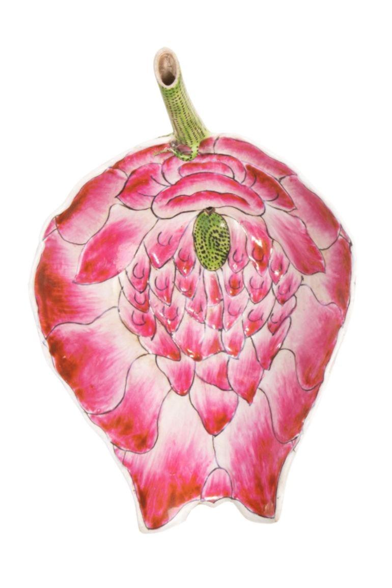 19. Jahrhundert Chinesisch Famille Rose Lotus-Form Tassen im Angebot 2