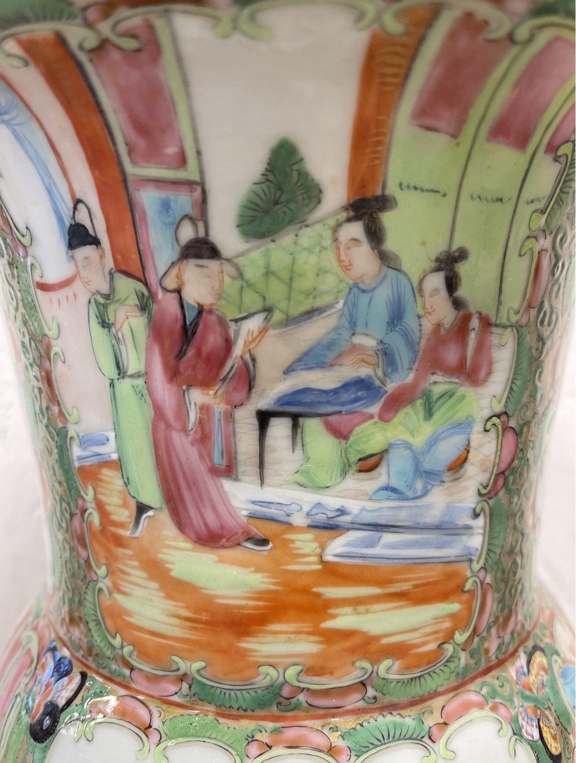 19th Century Chinese Famille Rose Medallion Gu Vase In Good Condition For Sale In Atlanta, GA