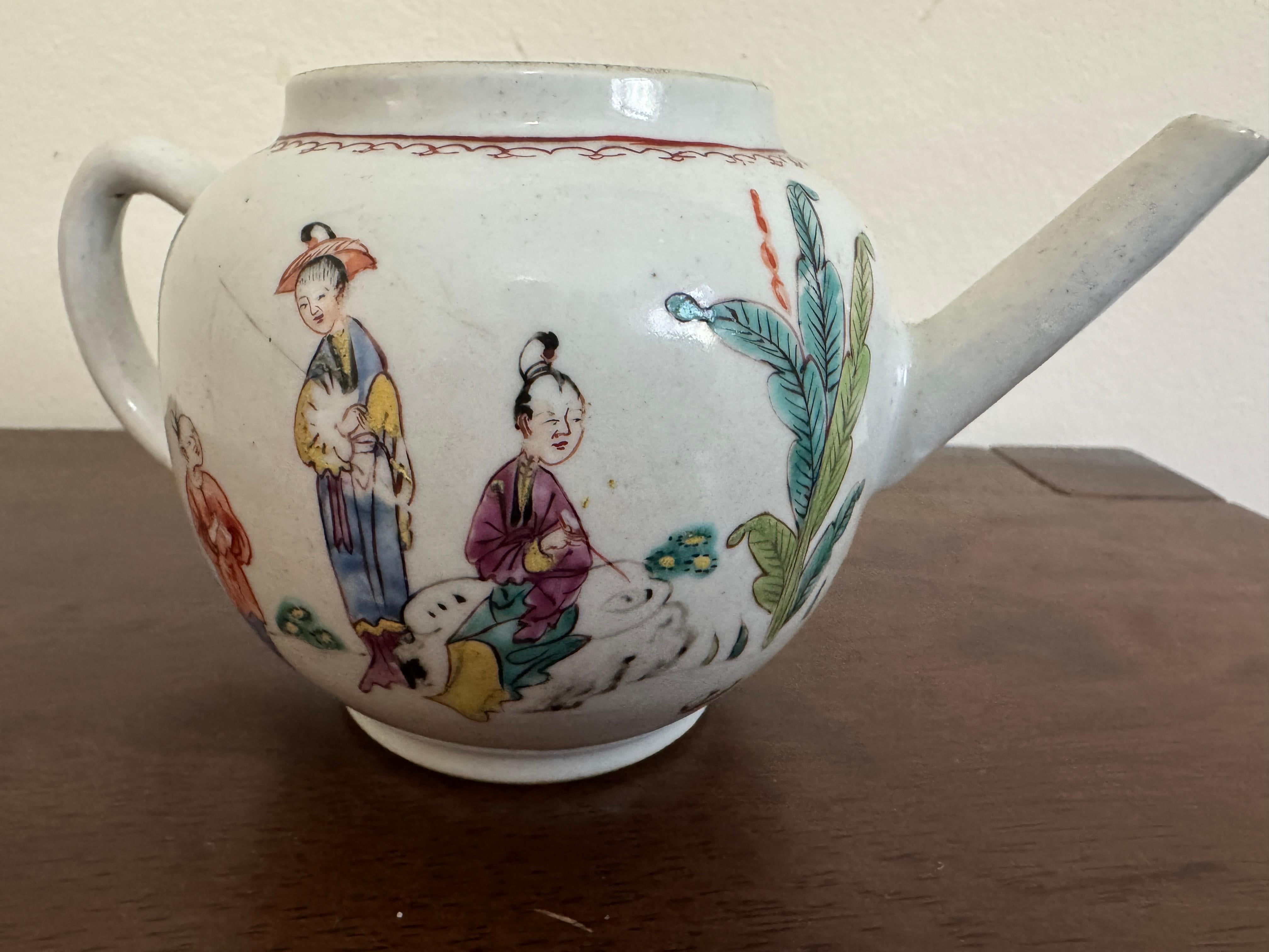 19th Century Chinese Famille Rose Teapot For Sale 1