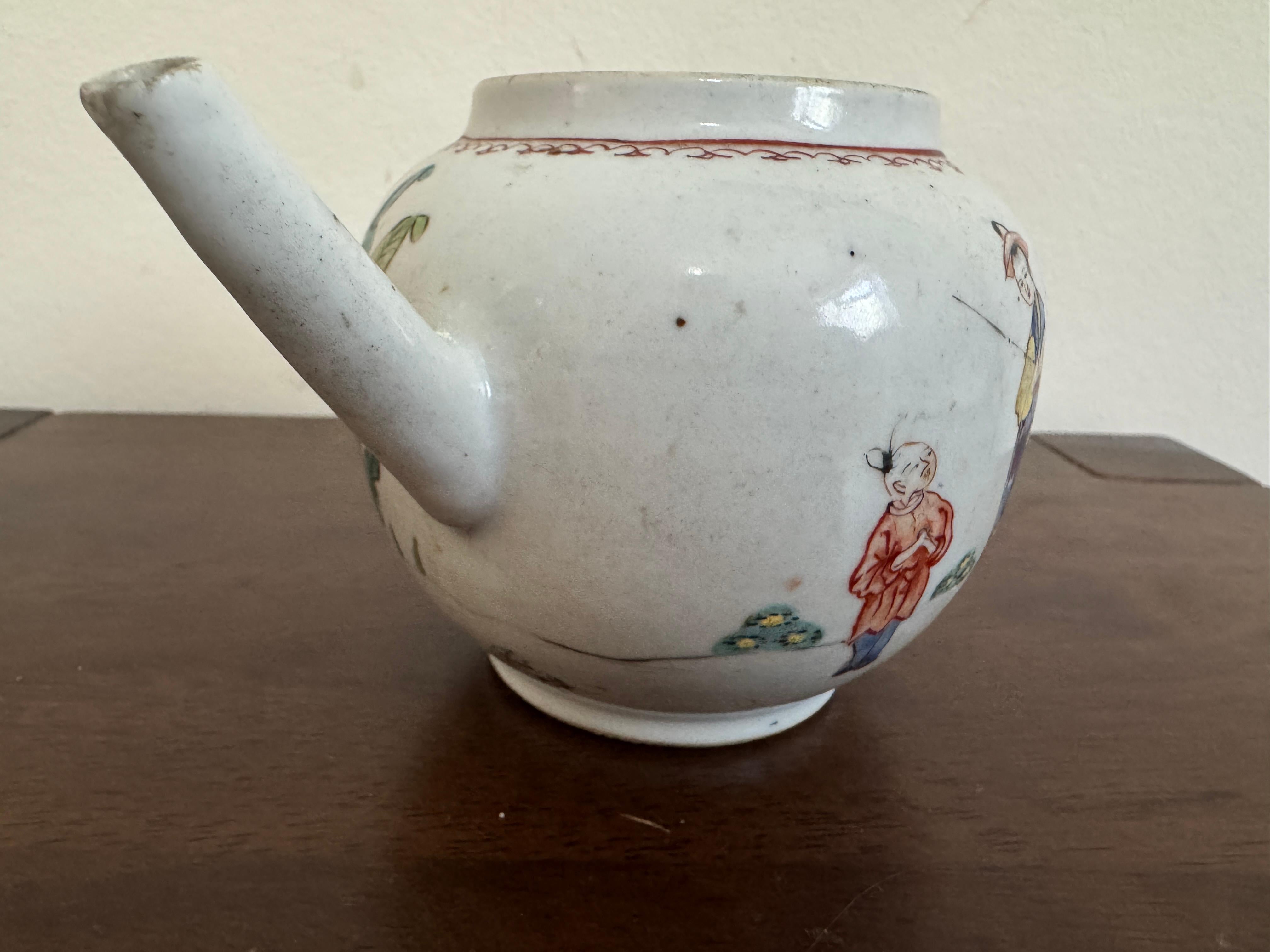 19th Century Chinese Famille Rose Teapot For Sale 4