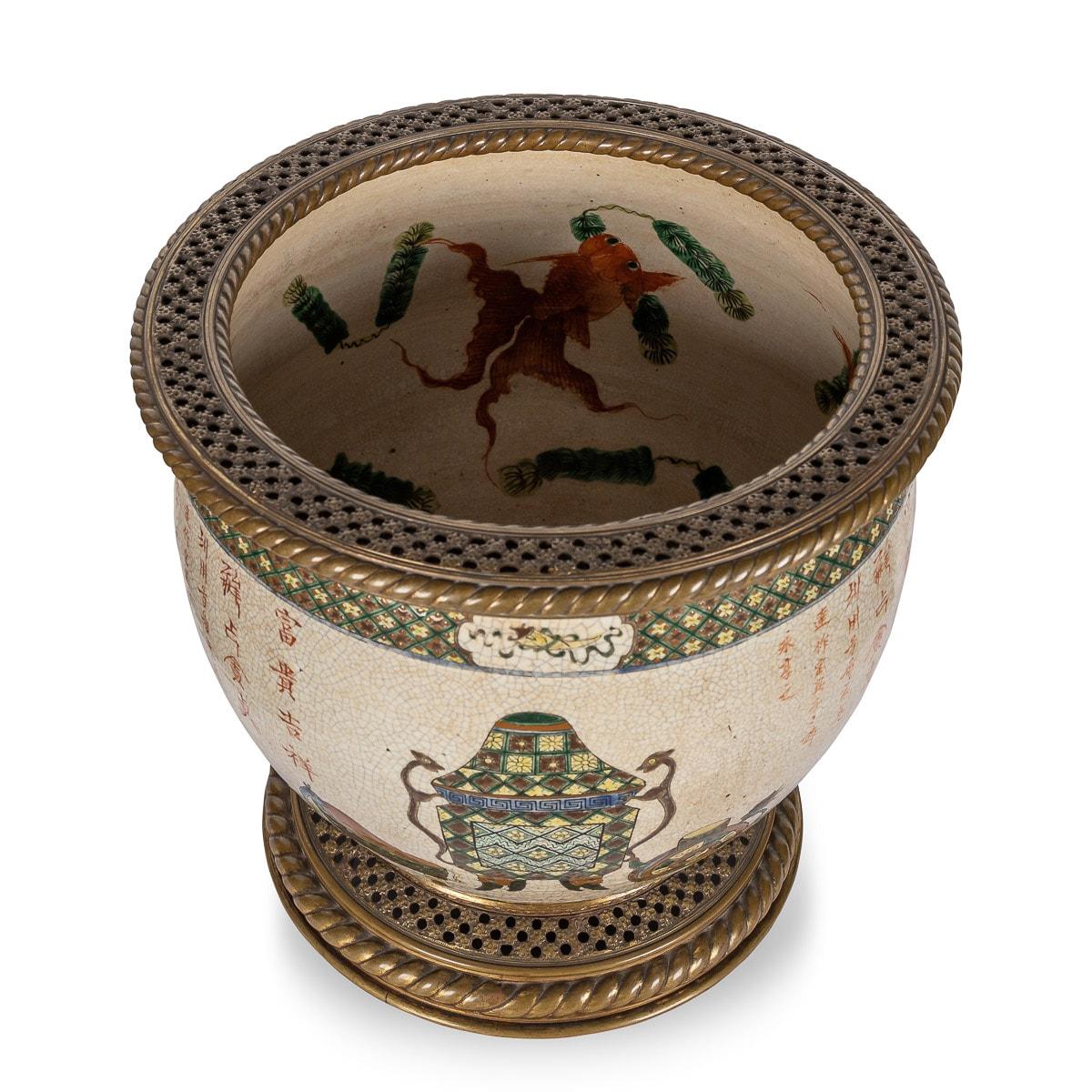 Vaso in porcellana Famille-Verte cinese del XIX secolo montato su ormolu, 1880 ca. in vendita 1
