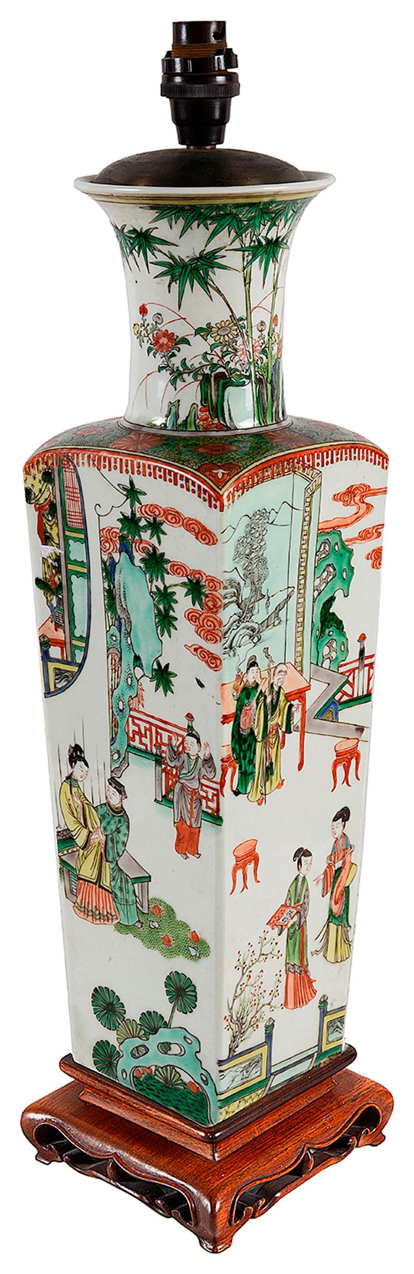 Exportation chinoise Vase / lampe de la famille verte chinoise du 19e siècle en vente