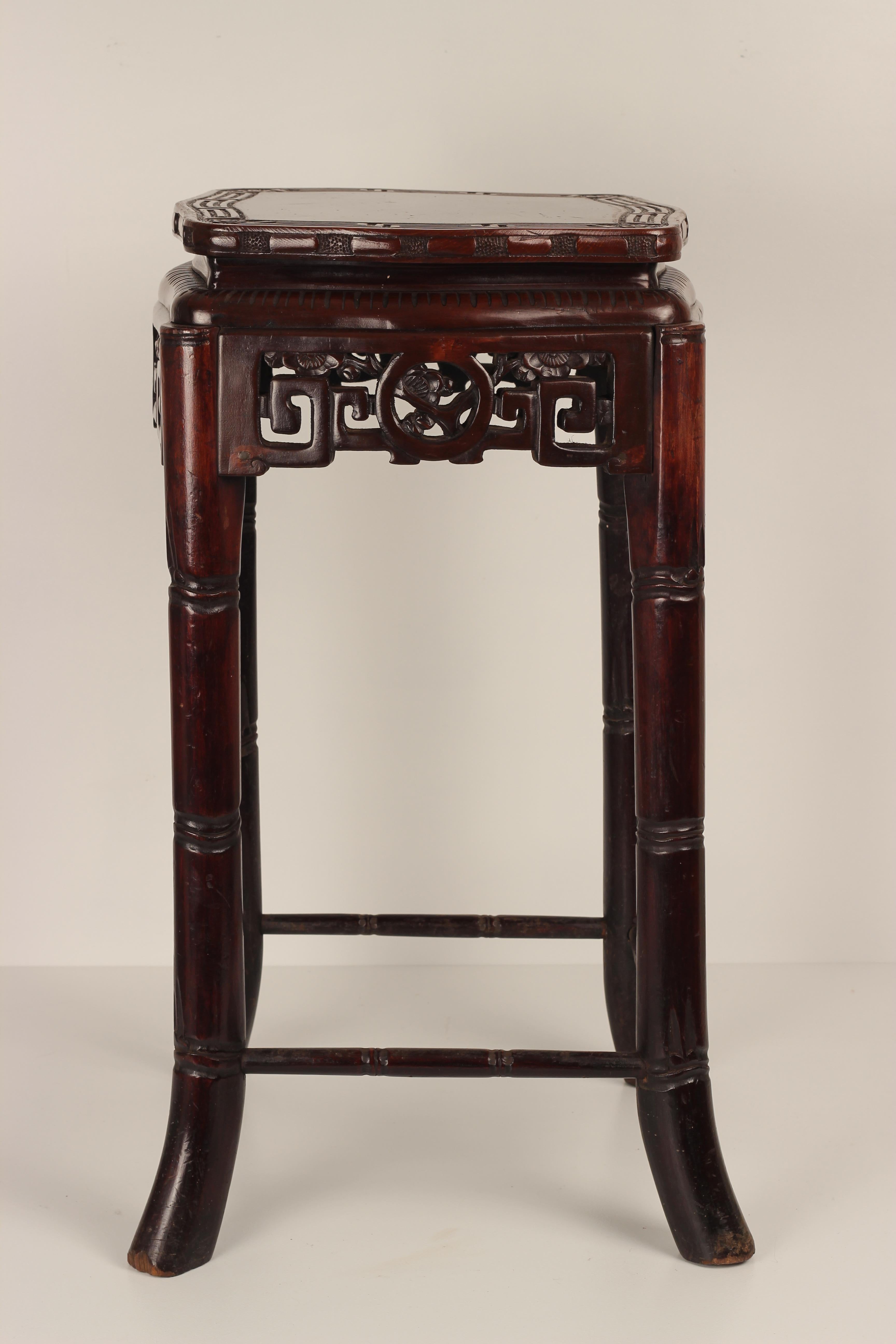 19th Century Chinese Faux Bamboo Wooden Torchere in the Chinoiserie, Boho Chic In Good Condition For Sale In London, GB