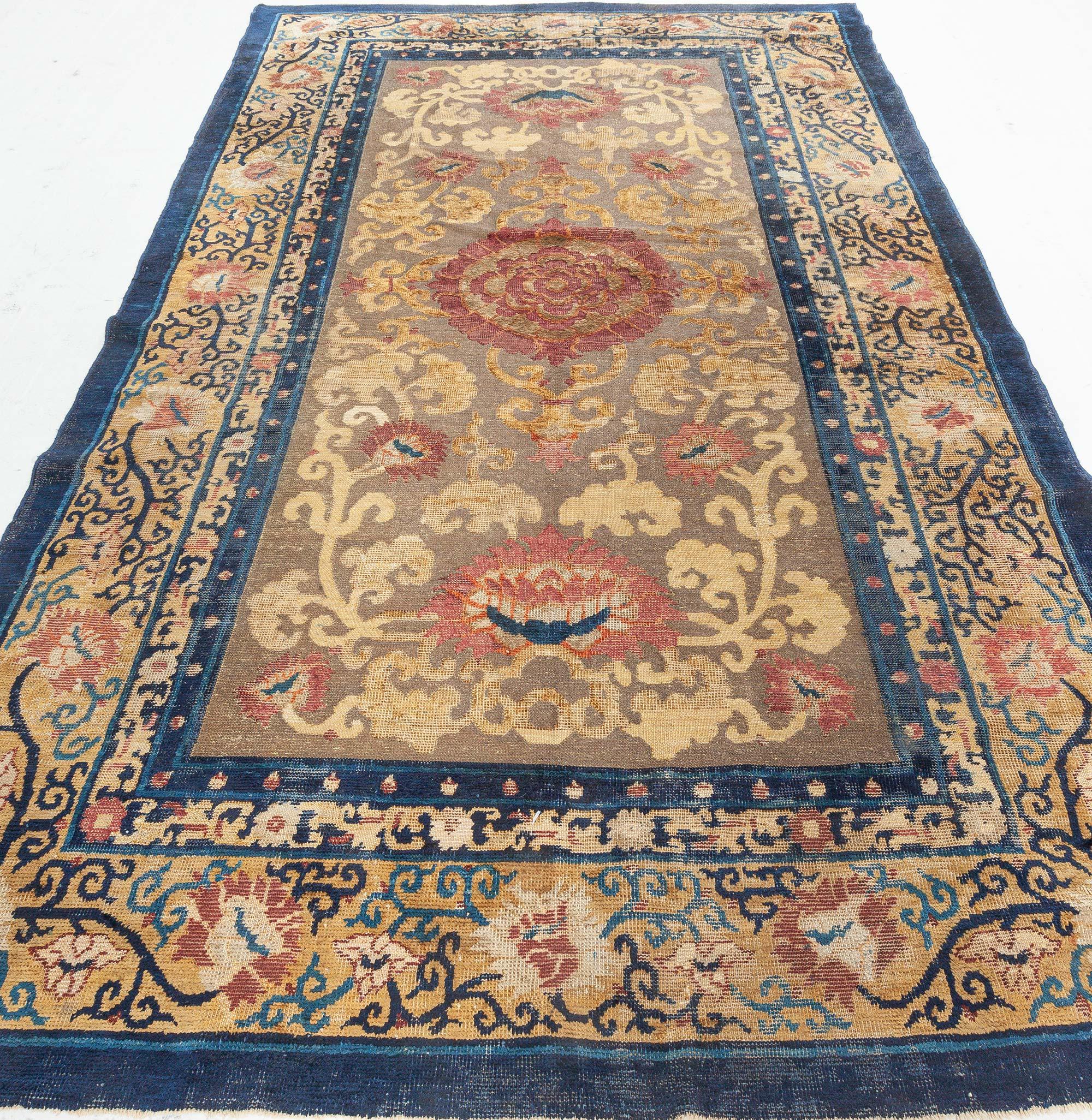 19th Century Chinese Floral Silk Metal Thread Rug In Good Condition For Sale In New York, NY