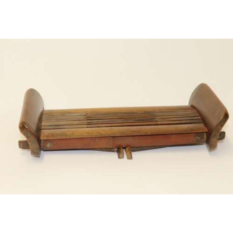  Tête de lit pliante chinoise en bambou du 19ème siècle, datant d'environ 1800 en vente 4