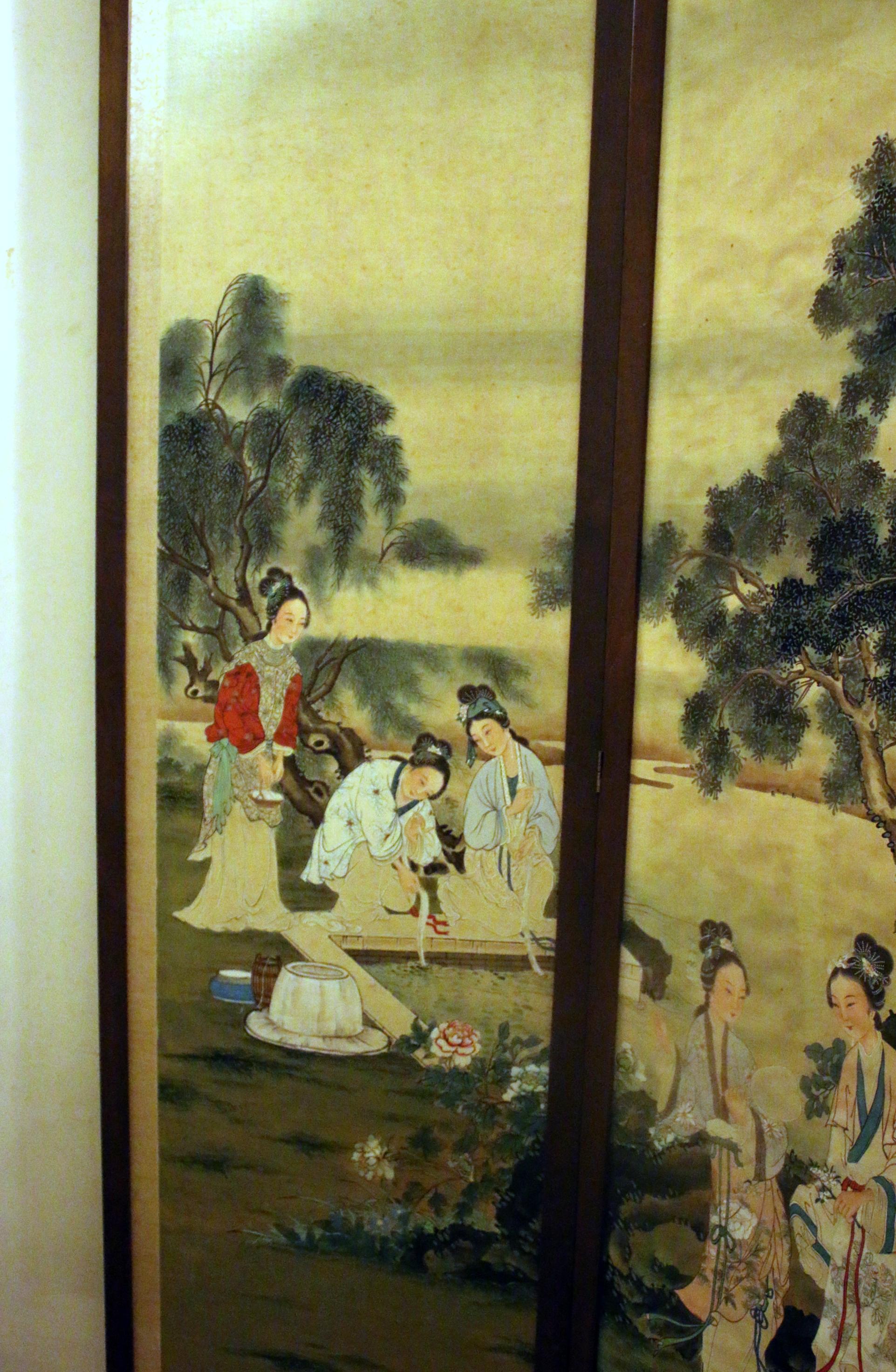 Chinesischer vierteiliger Raumteiler aus Teakholzrahmen aus dem 19. Jahrhundert (Qing-Dynastie) im Angebot