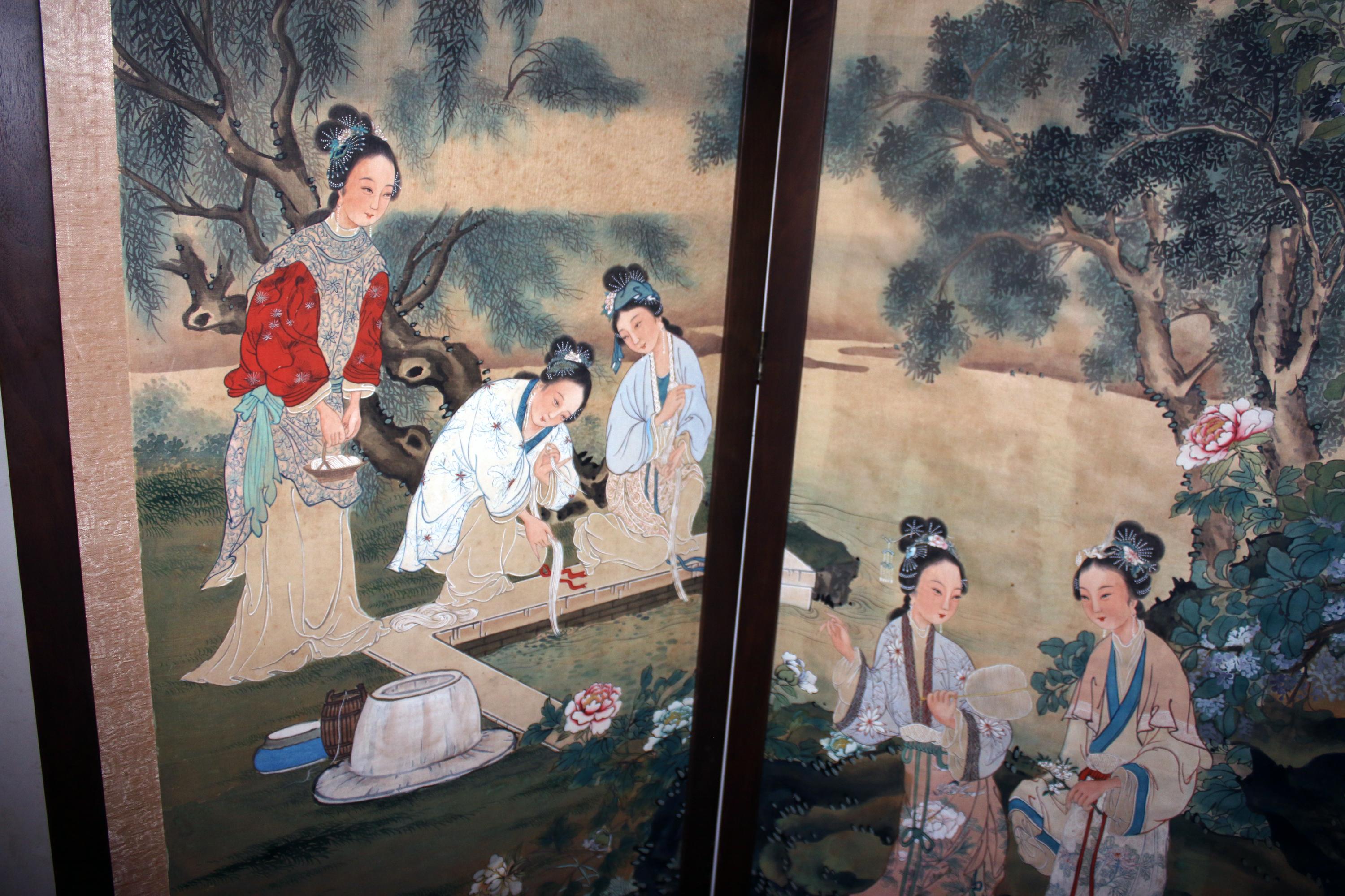 Chinesischer vierteiliger Raumteiler aus Teakholzrahmen aus dem 19. Jahrhundert (Handgeschnitzt) im Angebot