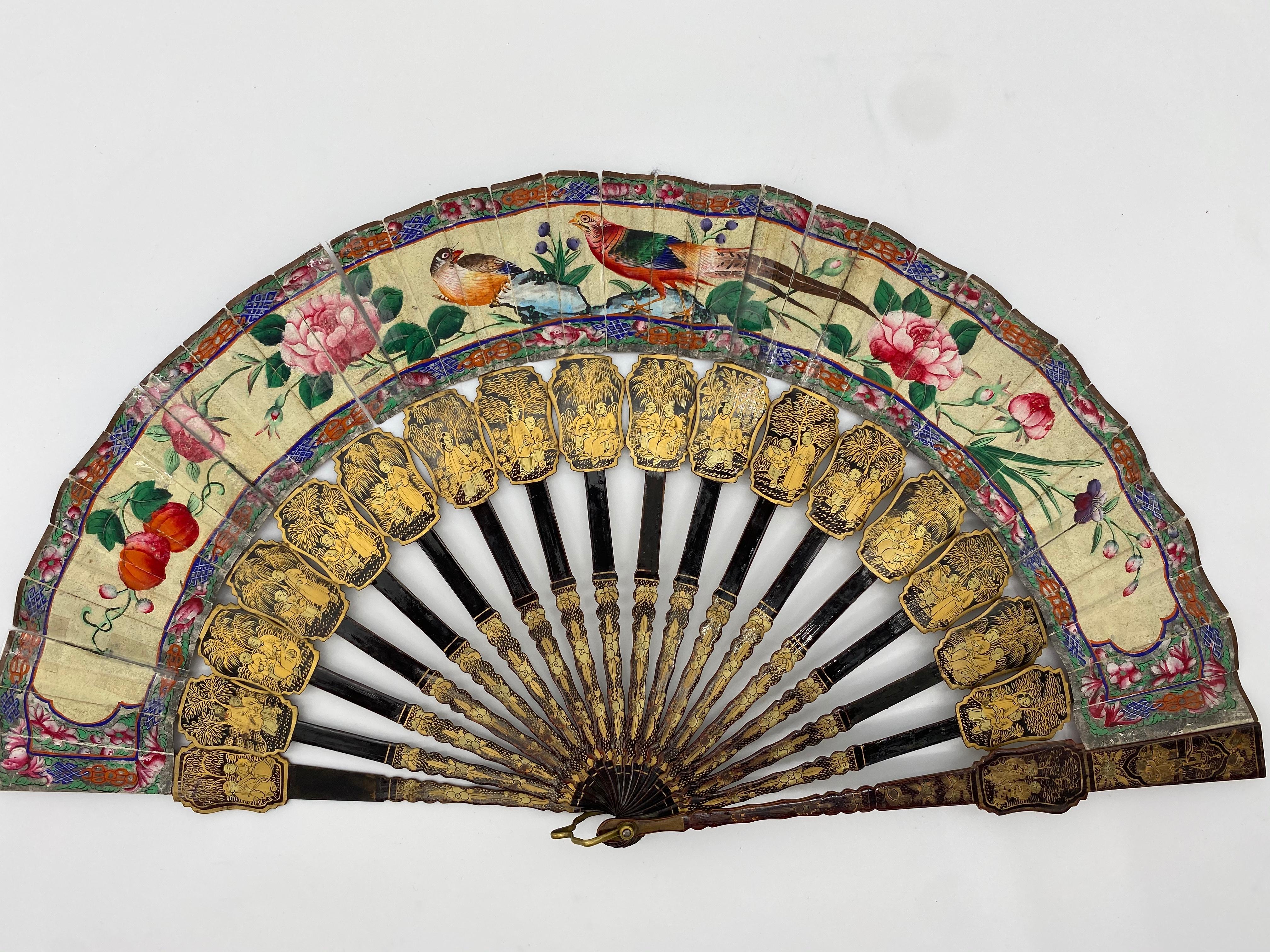 19th Century Chinese Gilt Lacquer Fan with Mother of Pearl Faces and Lacquer Box For Sale 5