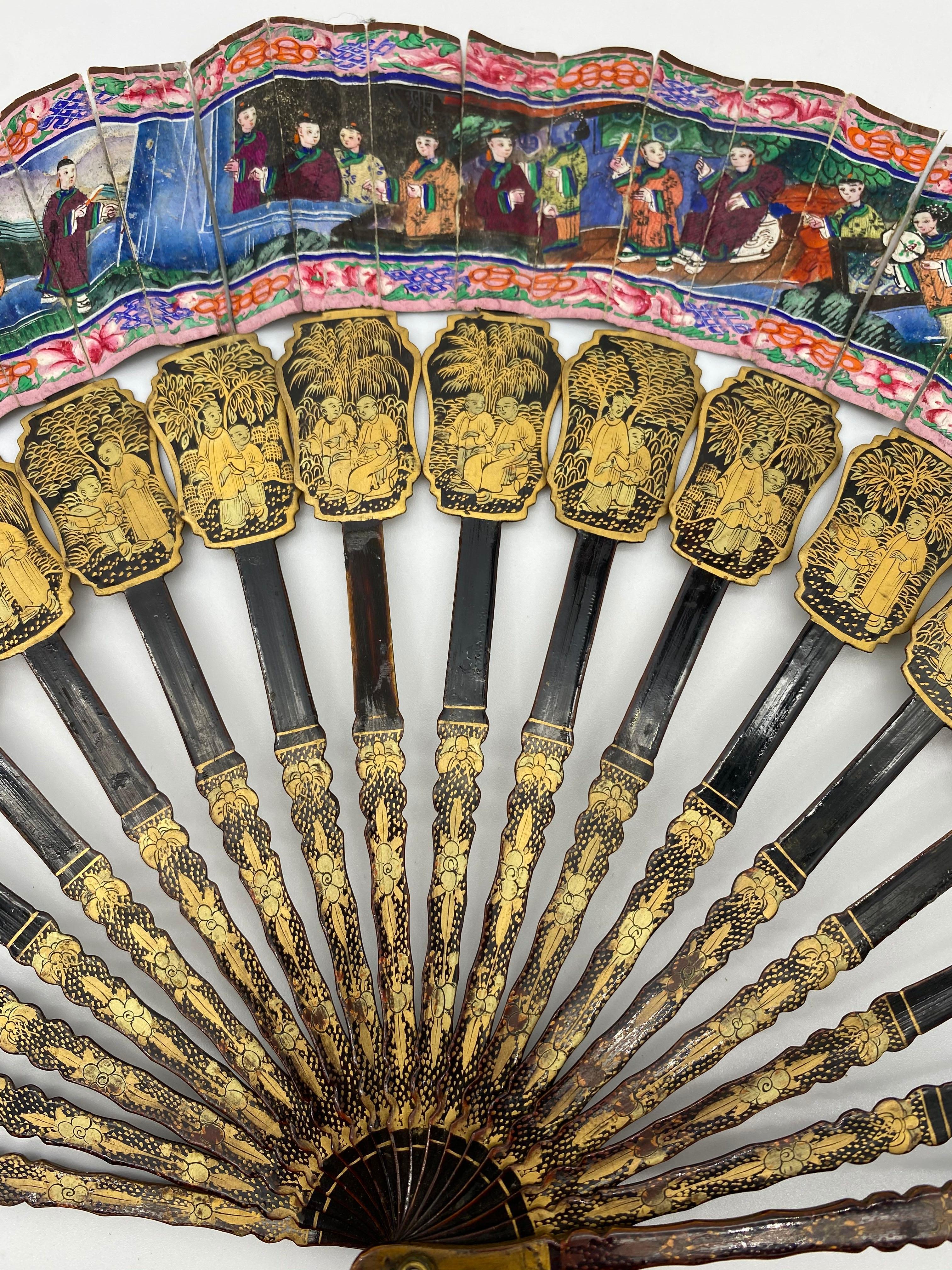 19th Century Chinese Gilt Lacquer Fan with Mother of Pearl Faces and Lacquer Box In Good Condition For Sale In Brea, CA