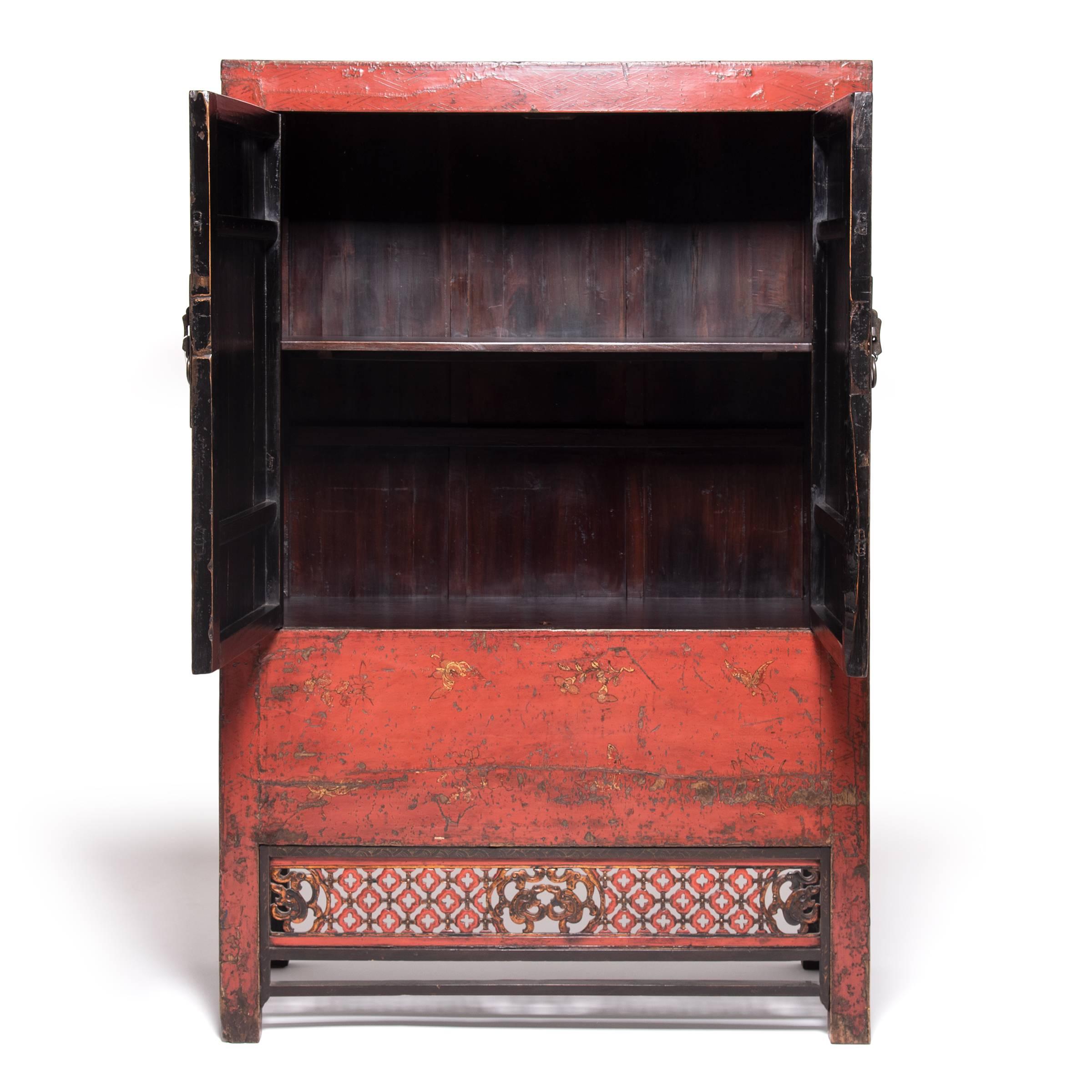 Chinese Gilt Red Lacquer Scholars' Cabinet, c. 1850 In Good Condition In Chicago, IL