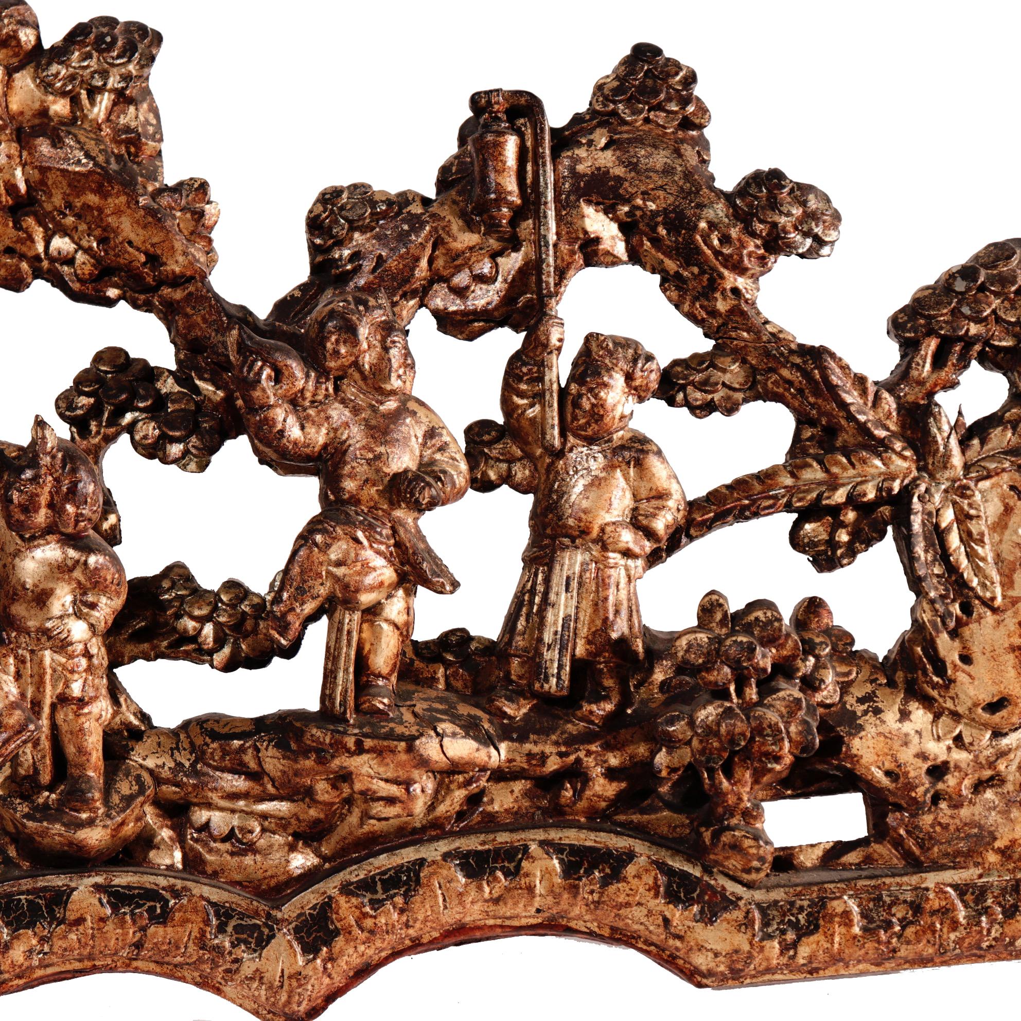 19th Century Chinese Giltwood Doorway Carving im Zustand „Gut“ im Angebot in New York, NY