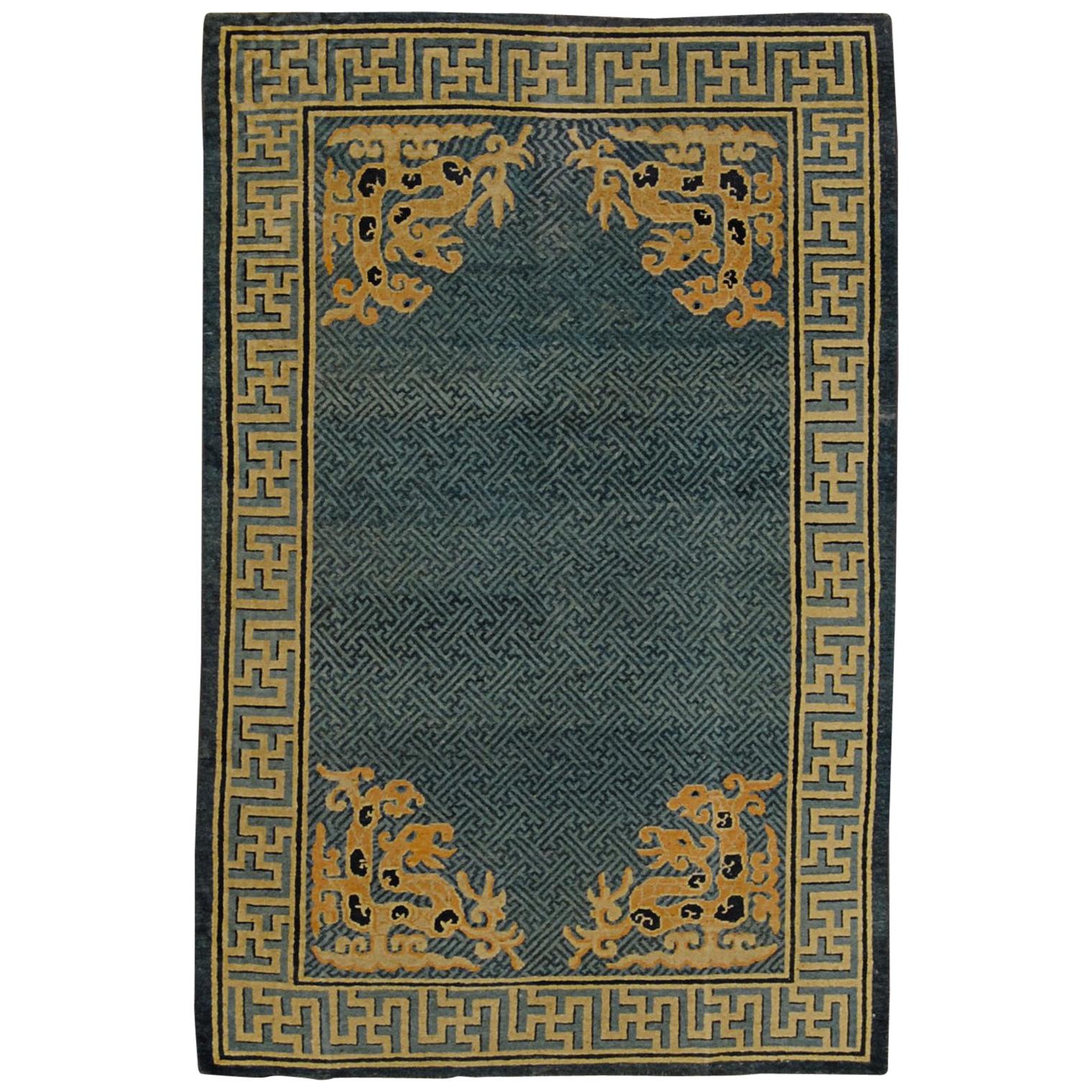 19th Century Chinese Hand-Knotted Rug Blu Beige with Stylized Spiritual Dragons For Sale