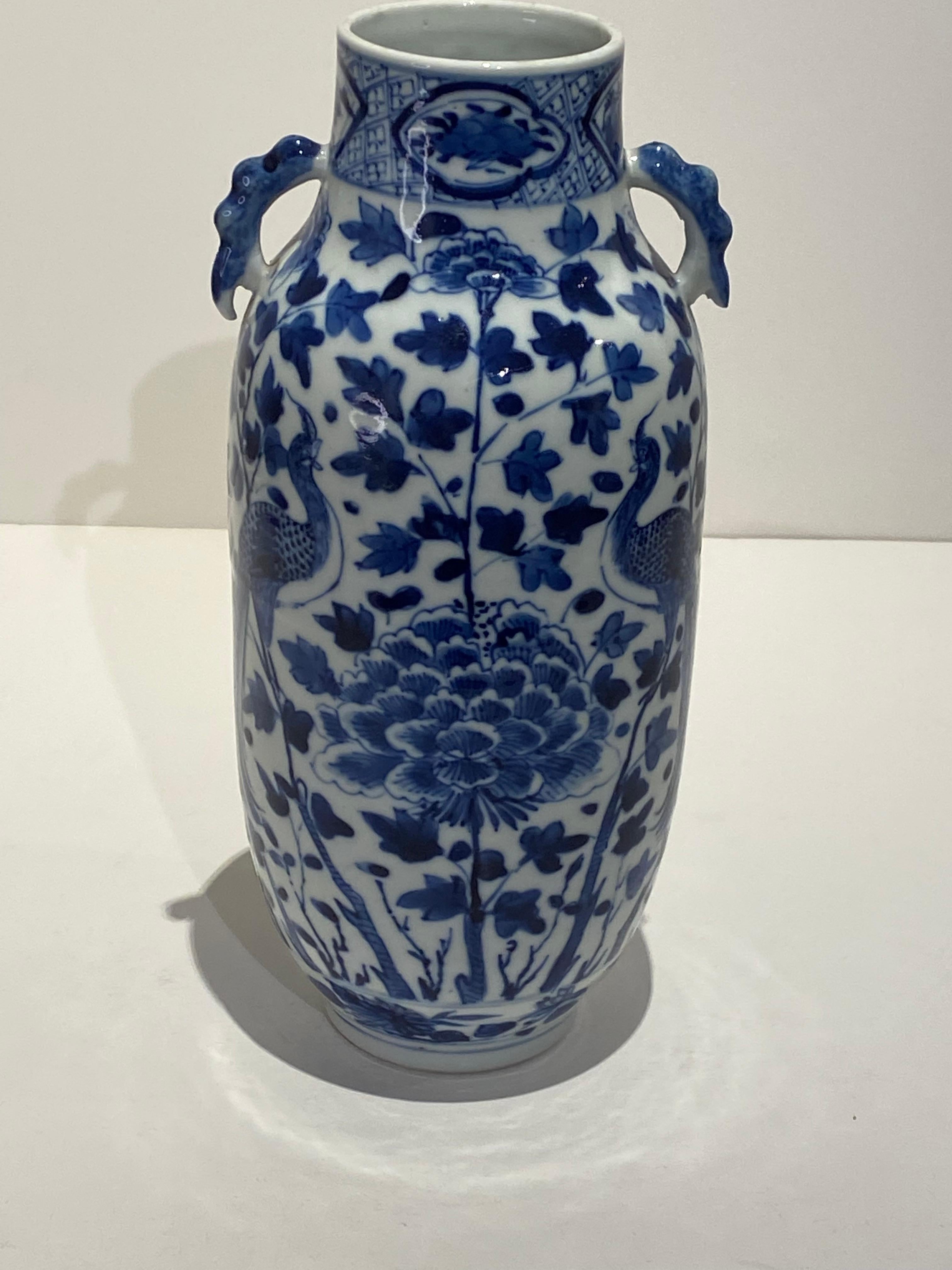 19th Century Chinese Hand Painted Blue & White Porcelain Vase In Good Condition For Sale In North Salem, NY