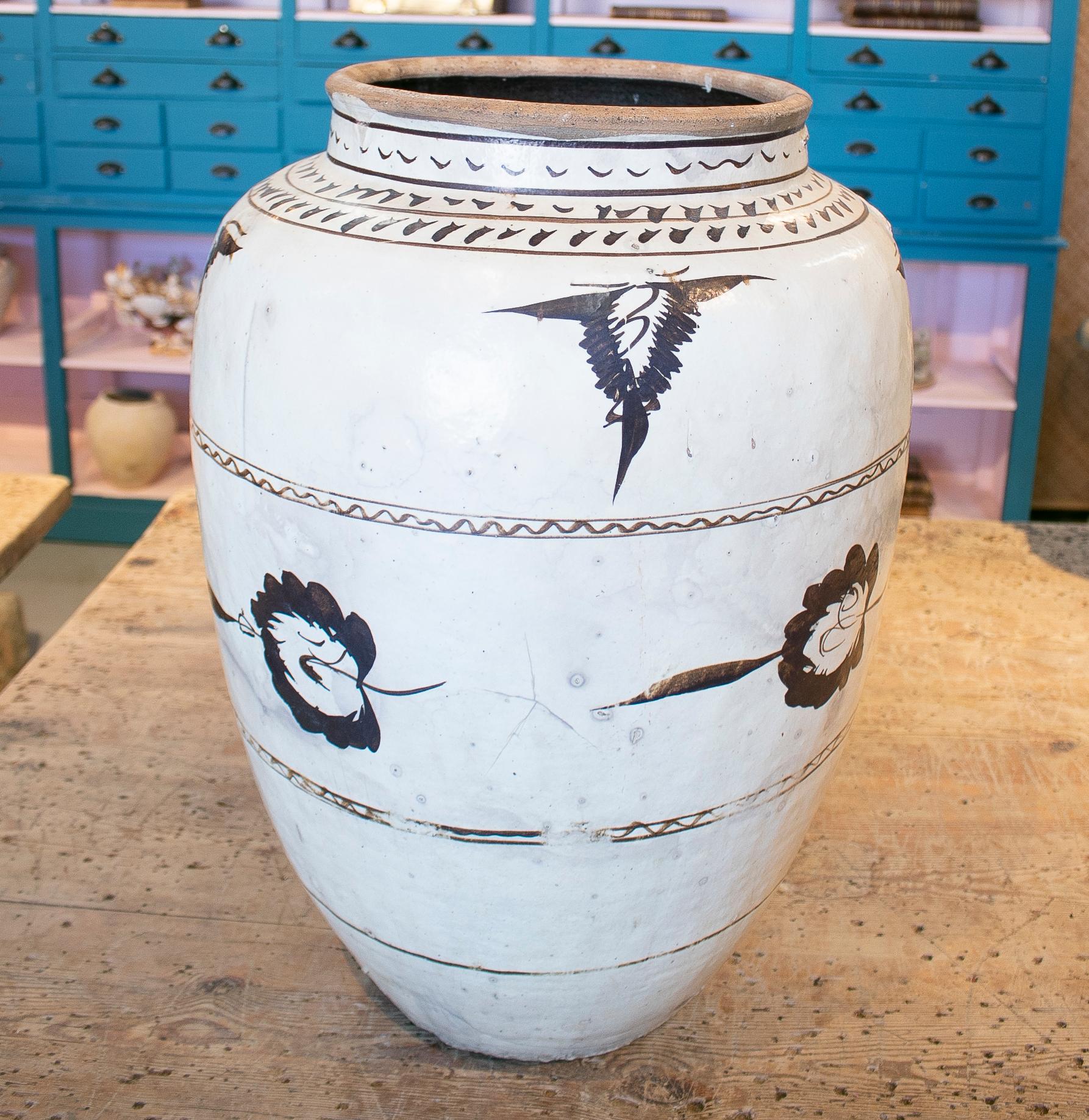 19th Century Chinese Hand Painted Glazed Ceramic Vase 1