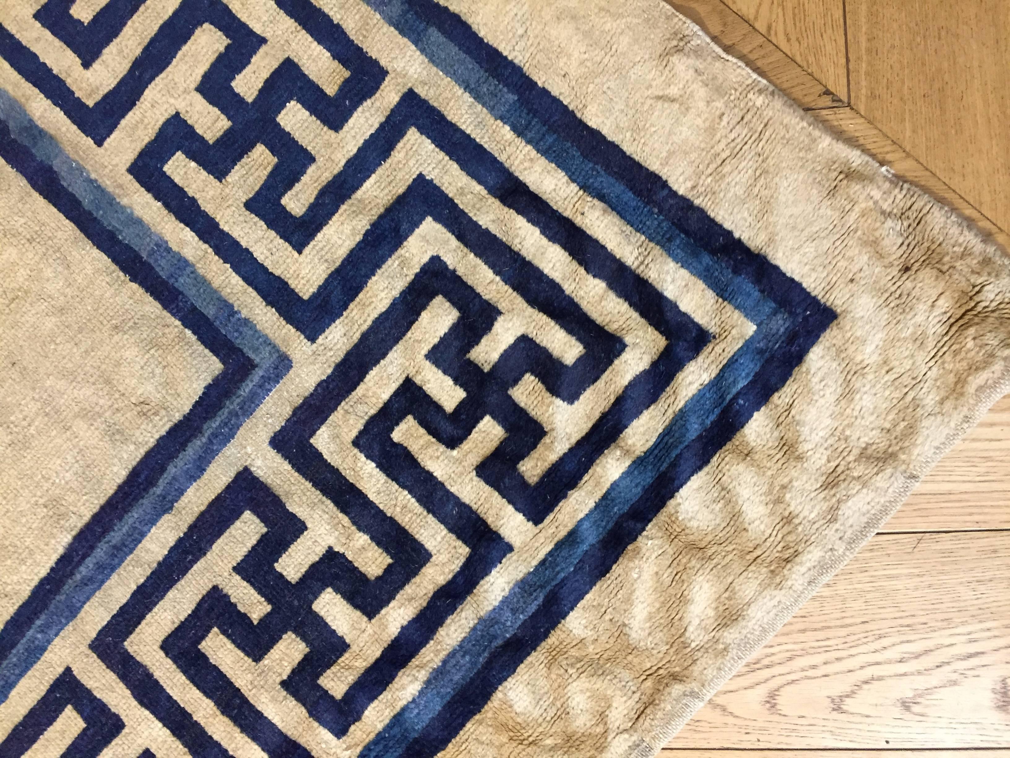 19th Century Blu Border and White Empty Field Wool Chinese Peking Rug, 1870s 5