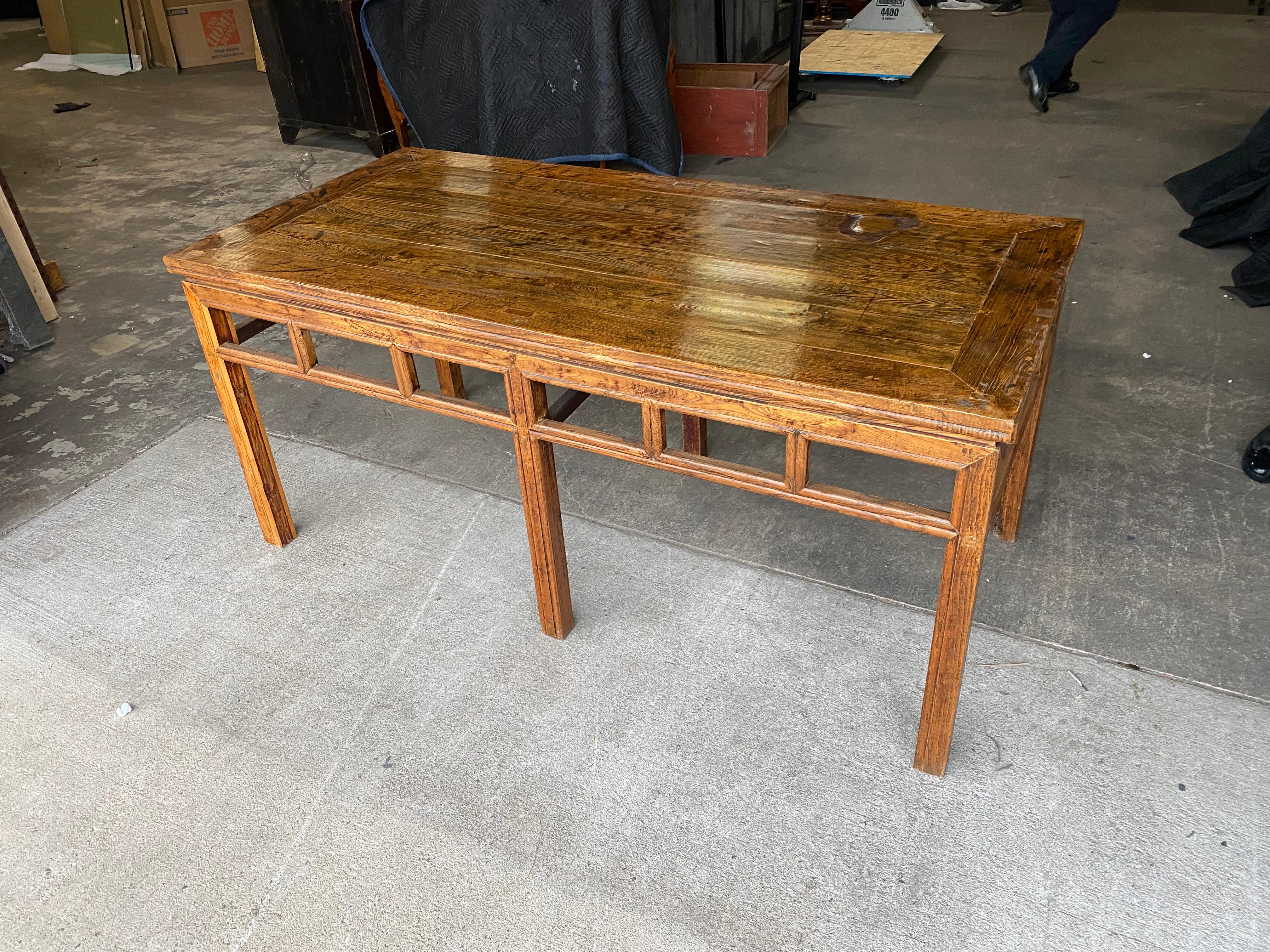 table console chinoise en bois dur du 19ème siècle - toutes les pièces sont mortaisées

Le tablier s'ouvre à 22