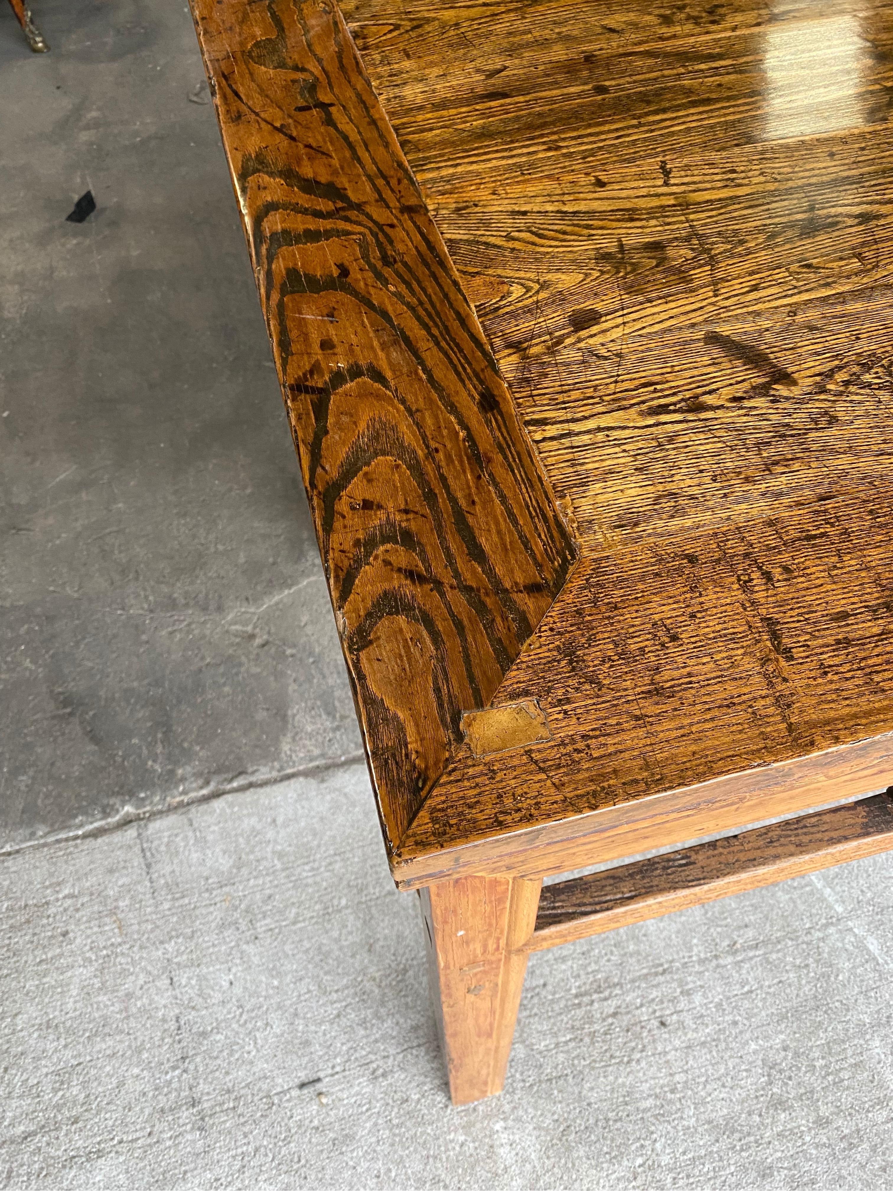 Table console chinoise en bois de feuillus du XIXe siècle en vente 1