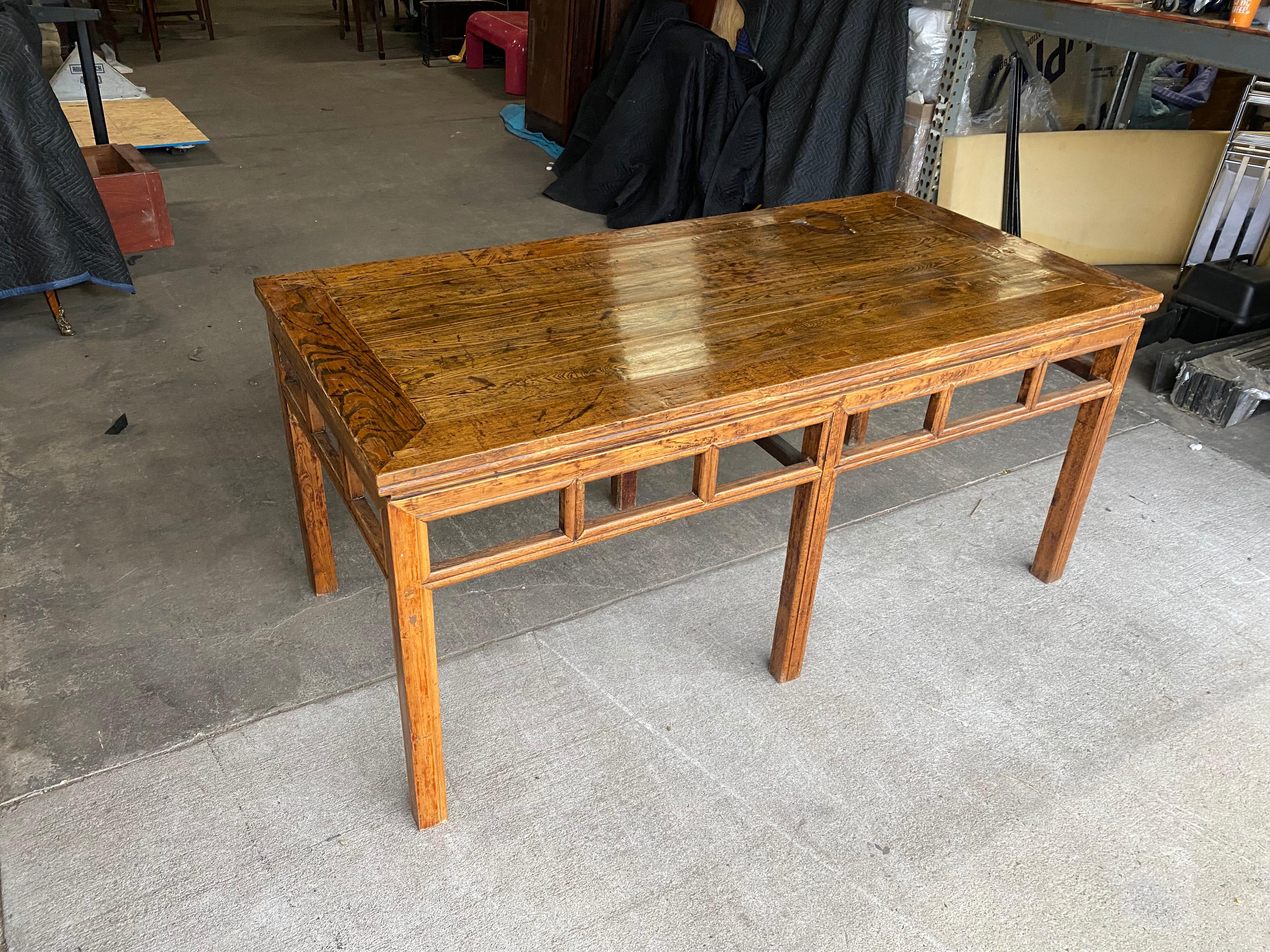 Table console chinoise en bois de feuillus du XIXe siècle en vente 3