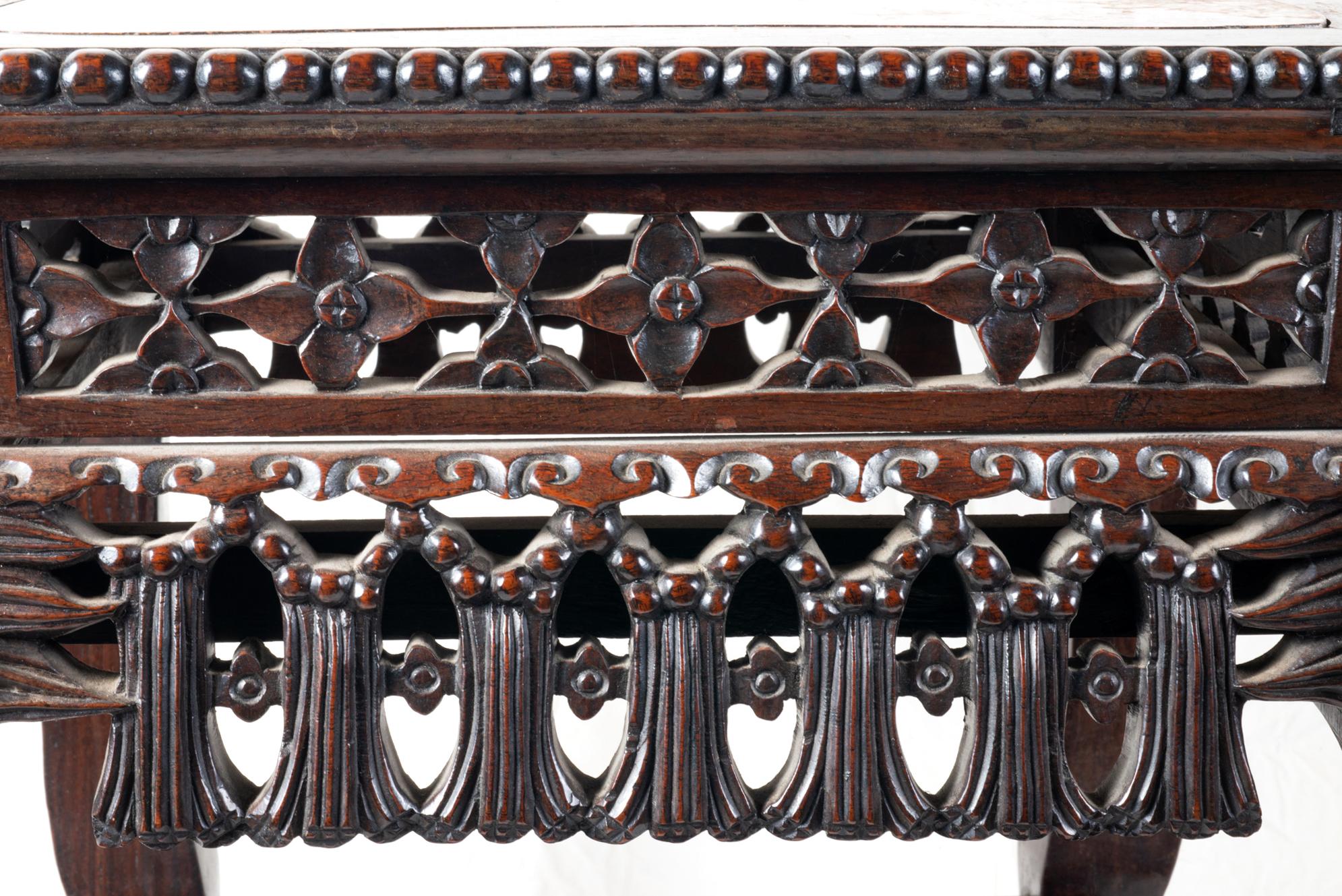 Bois de feuillus Stand chinois en bois dur du 19e siècle, vers 1880 en vente