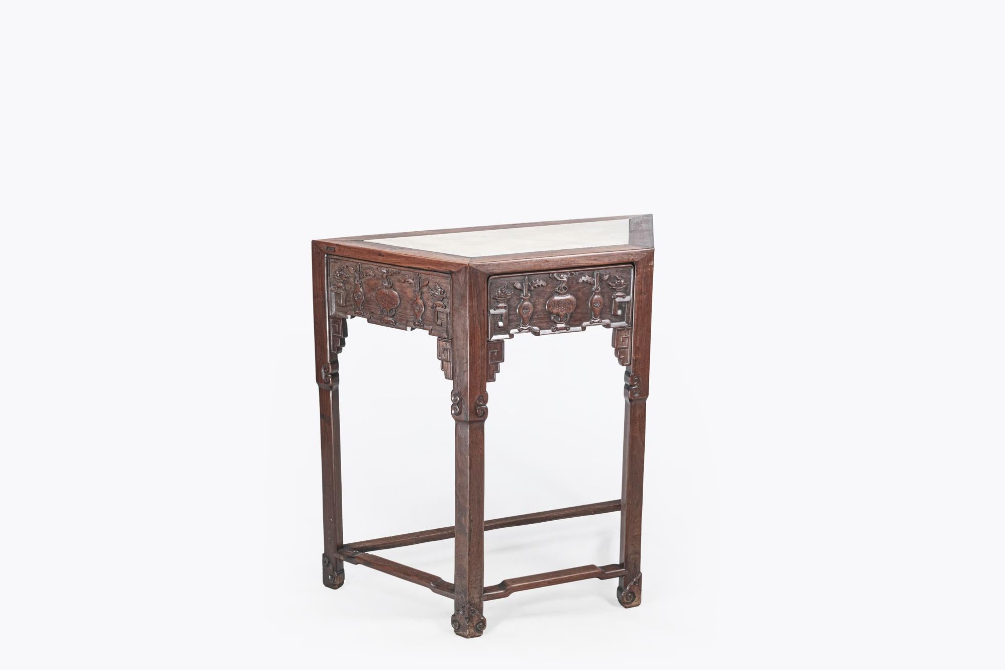 Chinois Table d'autel chinoise Hong Mu du 19ème siècle en vente