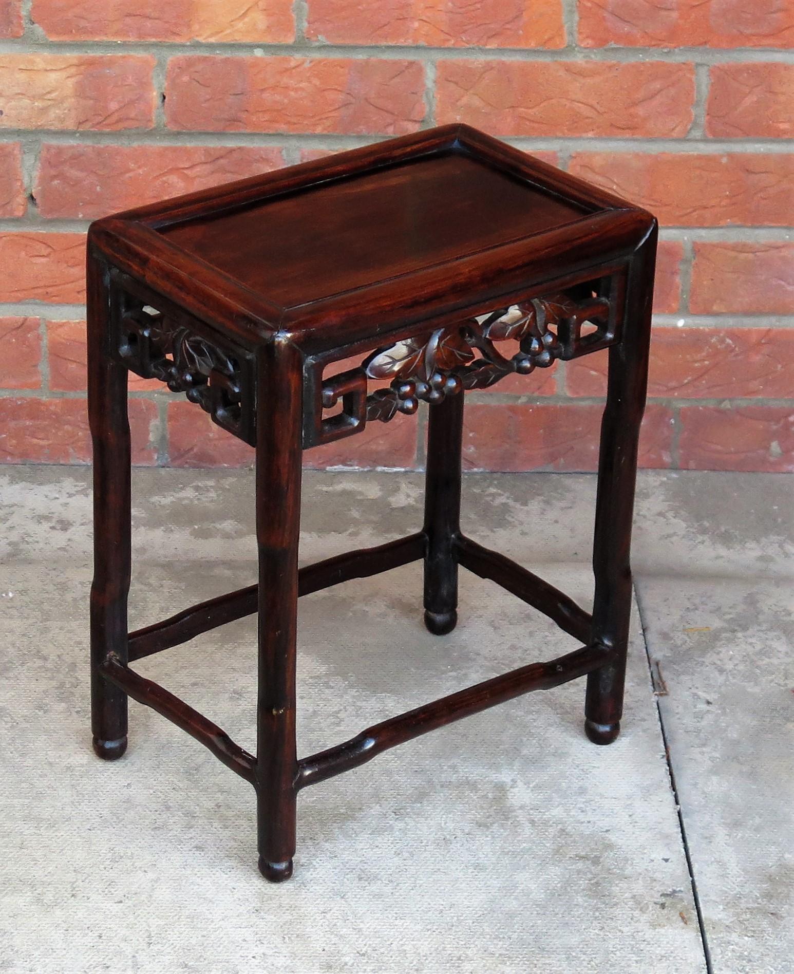 19th Century Chinese Hongmu Side Table finely carved, Qing circa 1870 For Sale 2