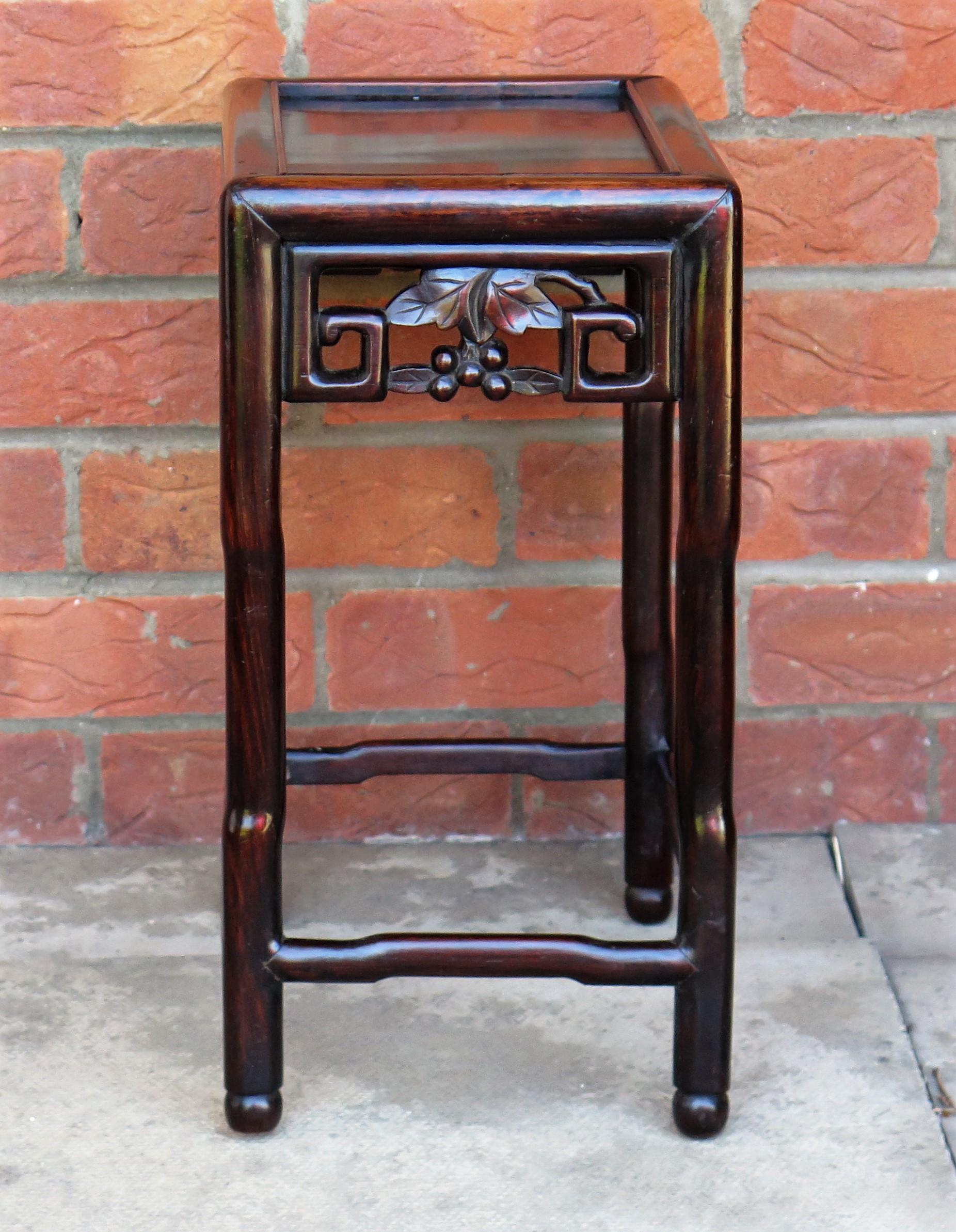 19th Century Chinese Hongmu Side Table finely carved, Qing circa 1870 For Sale 6