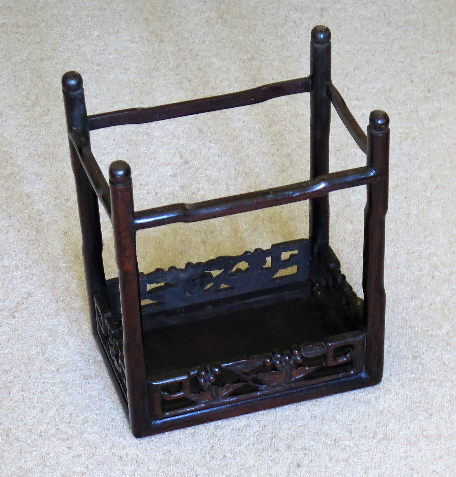 19th Century Chinese Hongmu Side Table finely carved, Qing circa 1870 For Sale 9