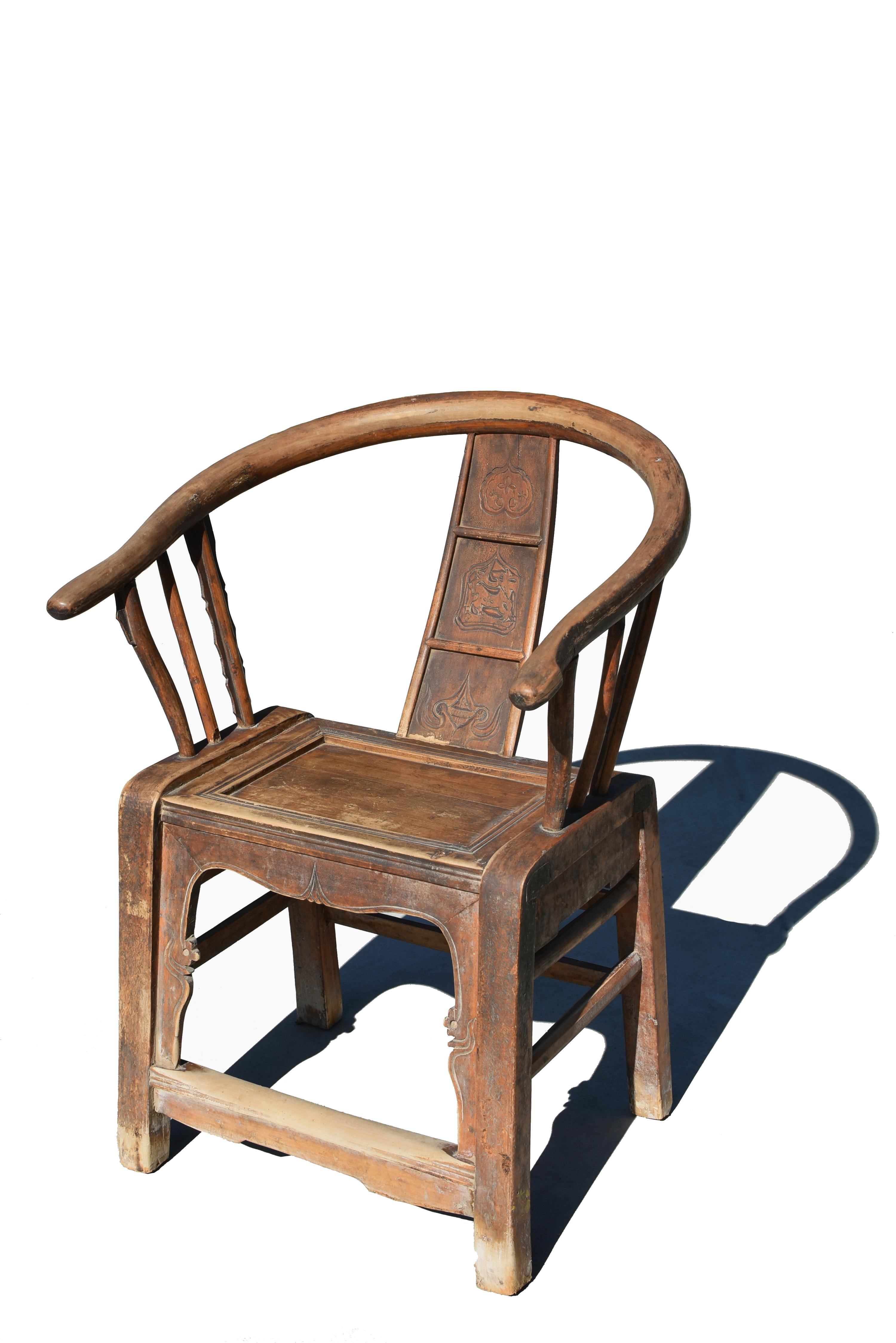 19th Century Chinese Horseshoe Round Back Chairs All Original a Pair In Good Condition For Sale In Somis, CA